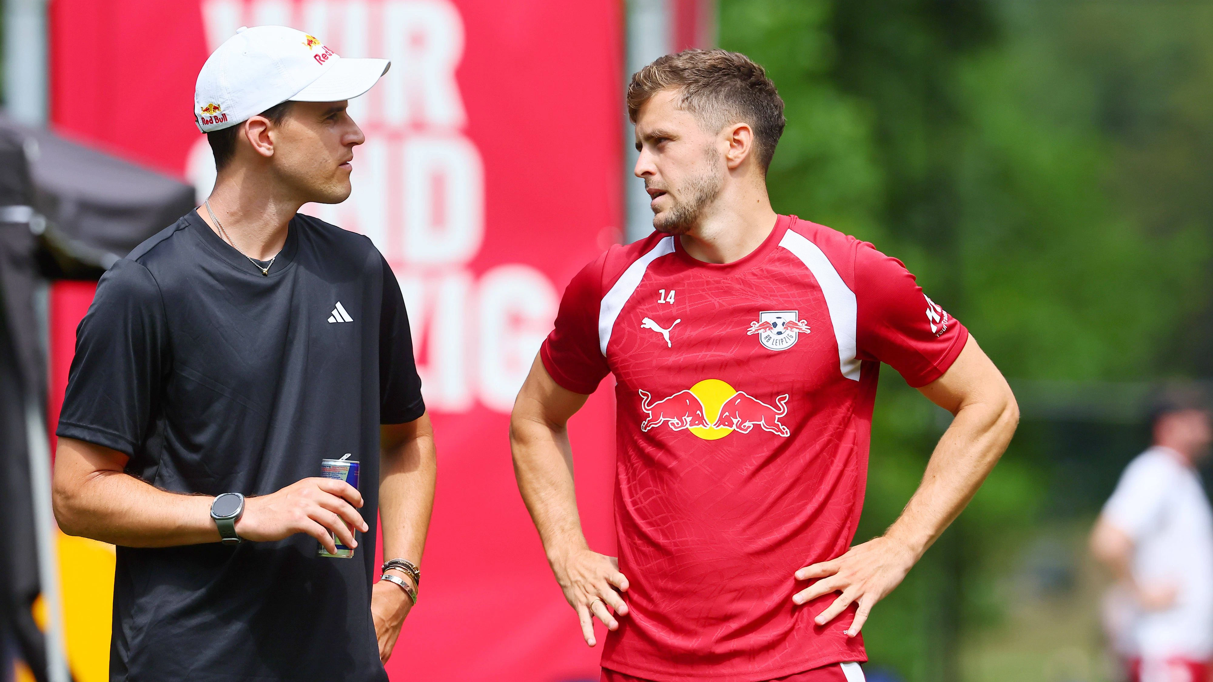 Heute.at - Thiem überrascht ÖFB-Stars – und hält Vortrag