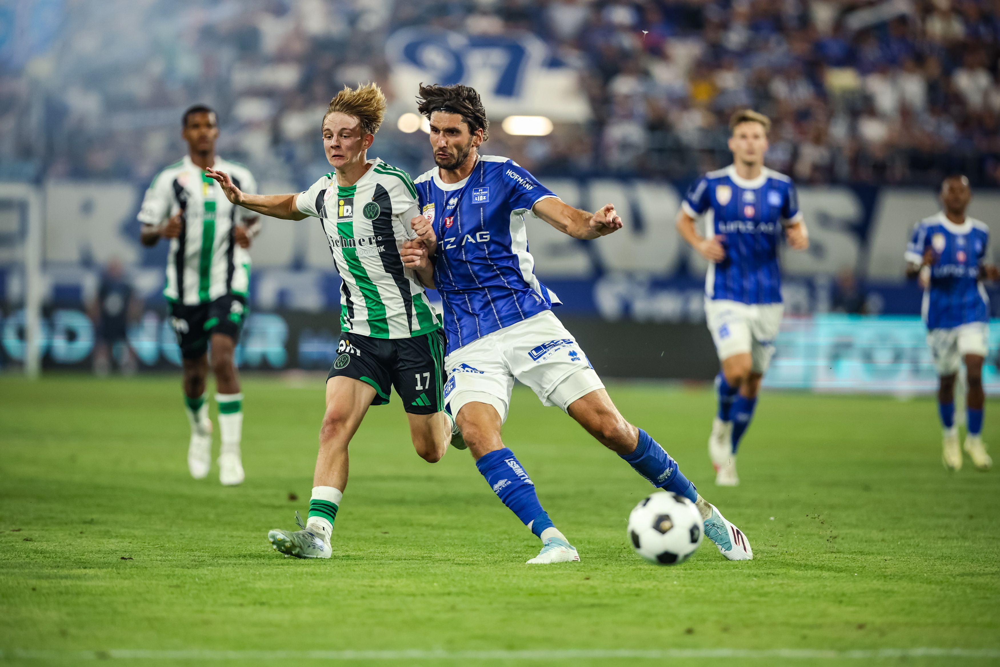 Blau-Weiß Linz jubelt auch gegen Wacker Innsbruck. 