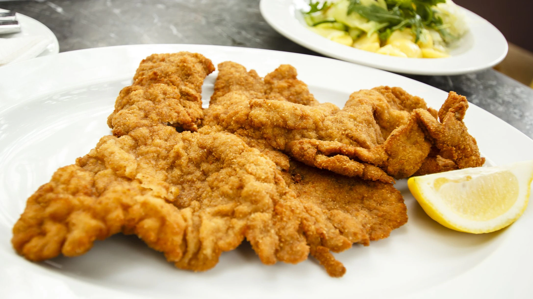 Heute.at - Kein Mehl! Sternekoch verrät Schnitzel-Knusper-Trick