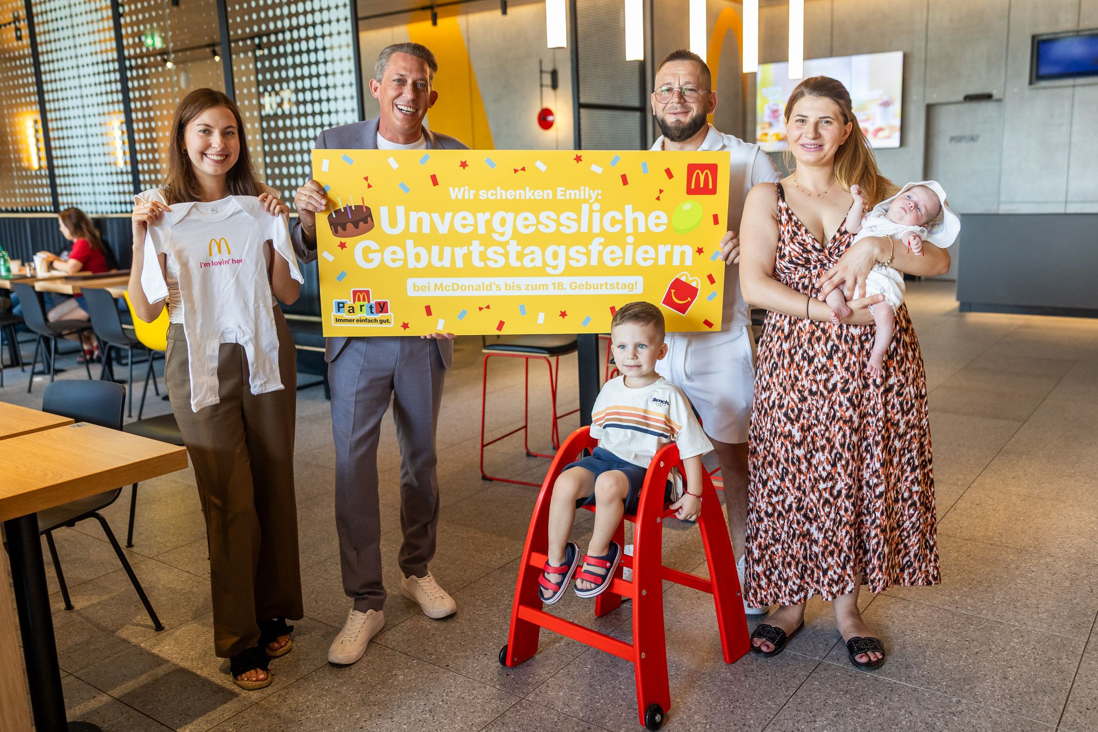 Die kleine Emily kam einen Monat zu früh in einem McDonald’s in Wien-Simmering zur Welt. Wochen später kehrte das erste 