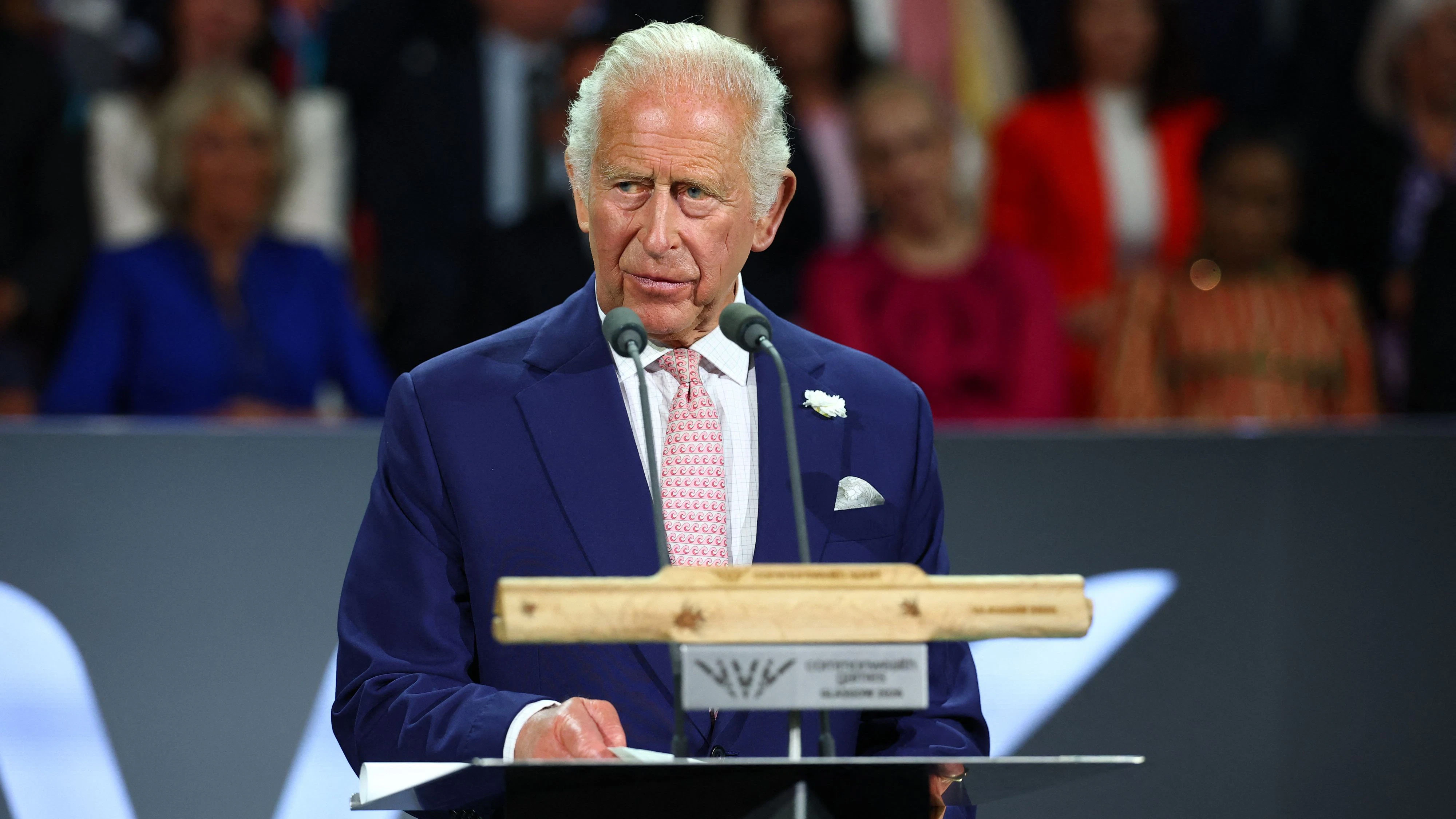Heute.at - Er erklärte Charles für tot – dann rannte er aus Studio