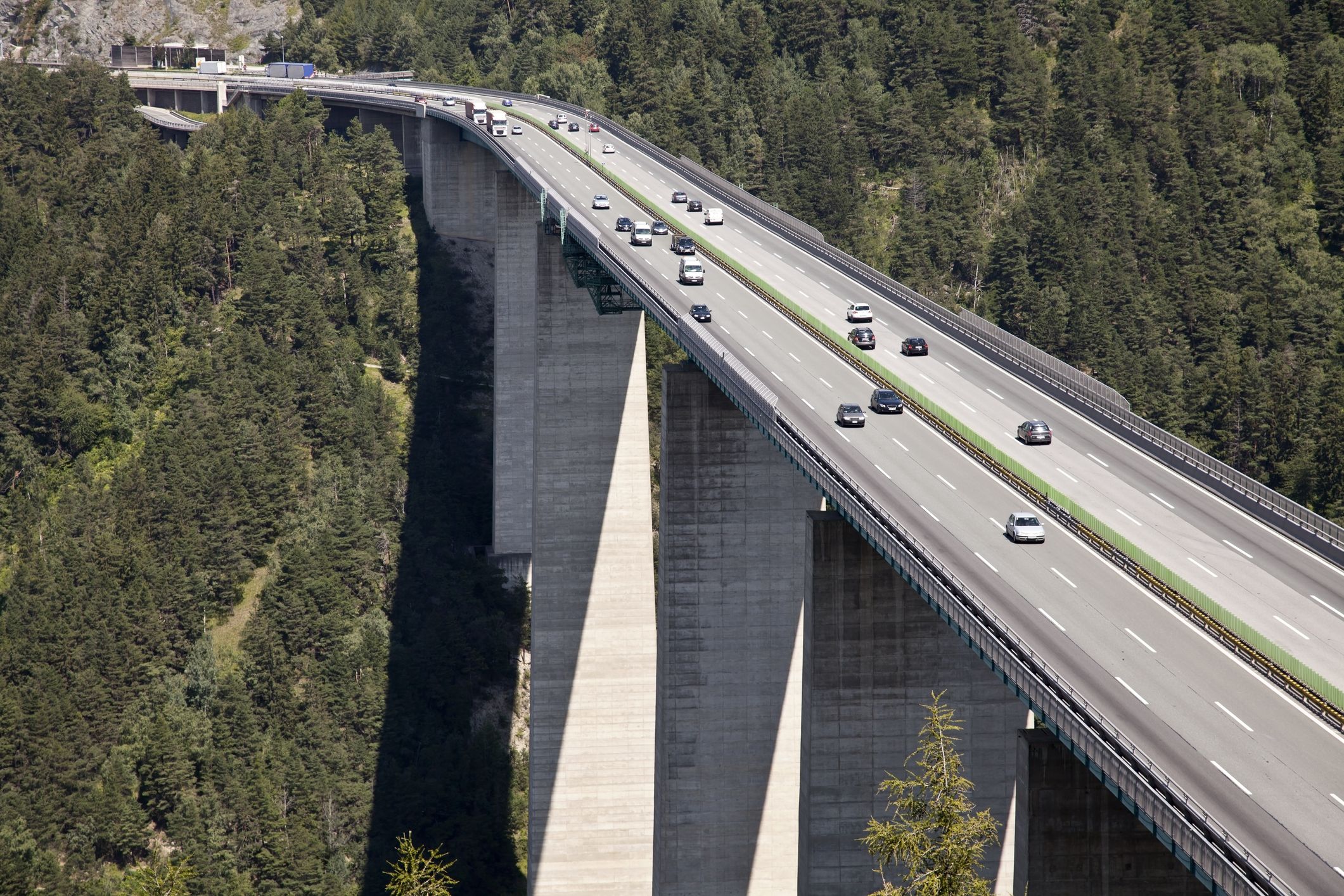 Die Hitze zwingt die Asfinag zur Fahrspur-Sperre auf der Brennerautobahn.
