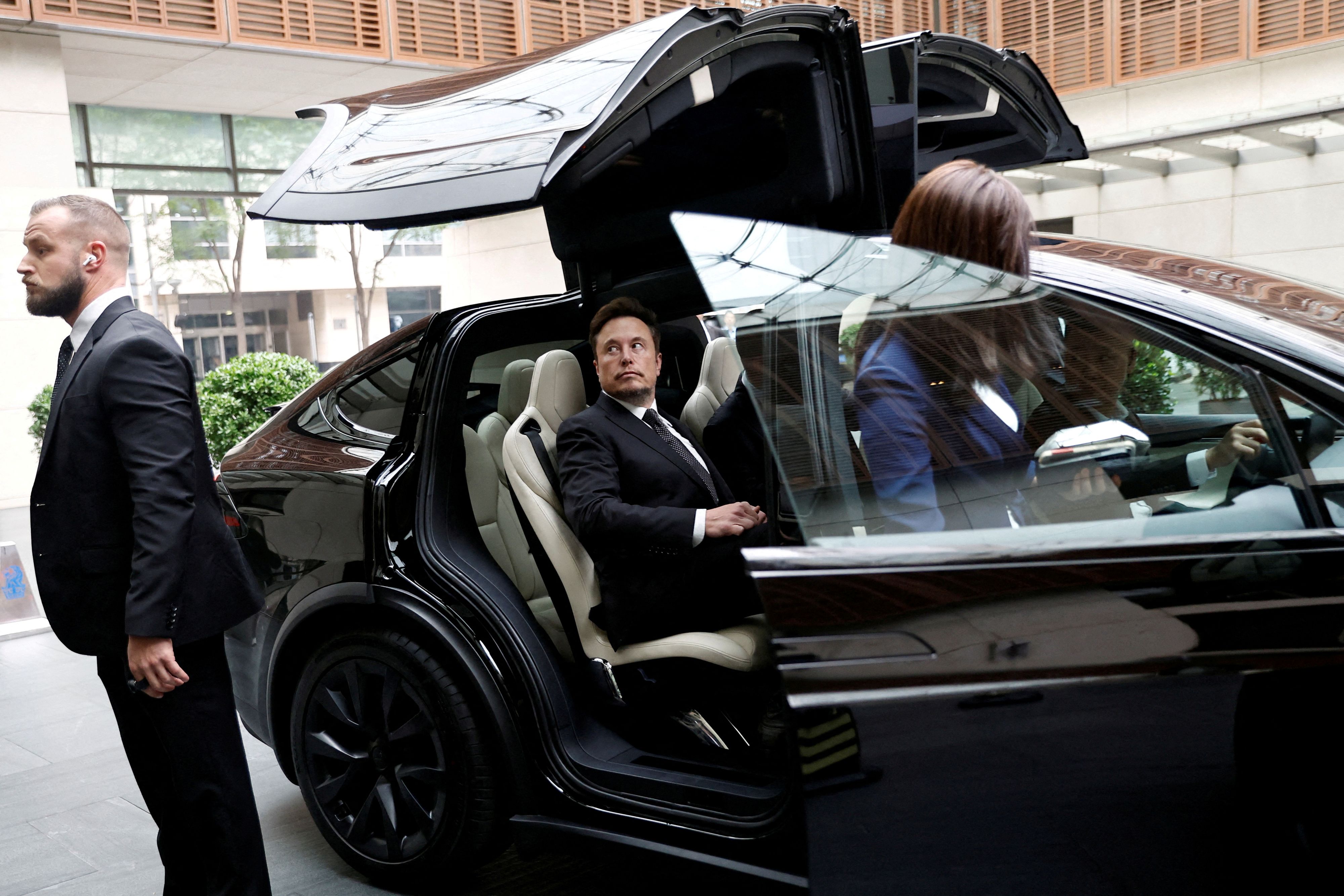 Musk treibt seit Monaten die Integration der KI-Aktivitäten in seinen Unternehmen voran.