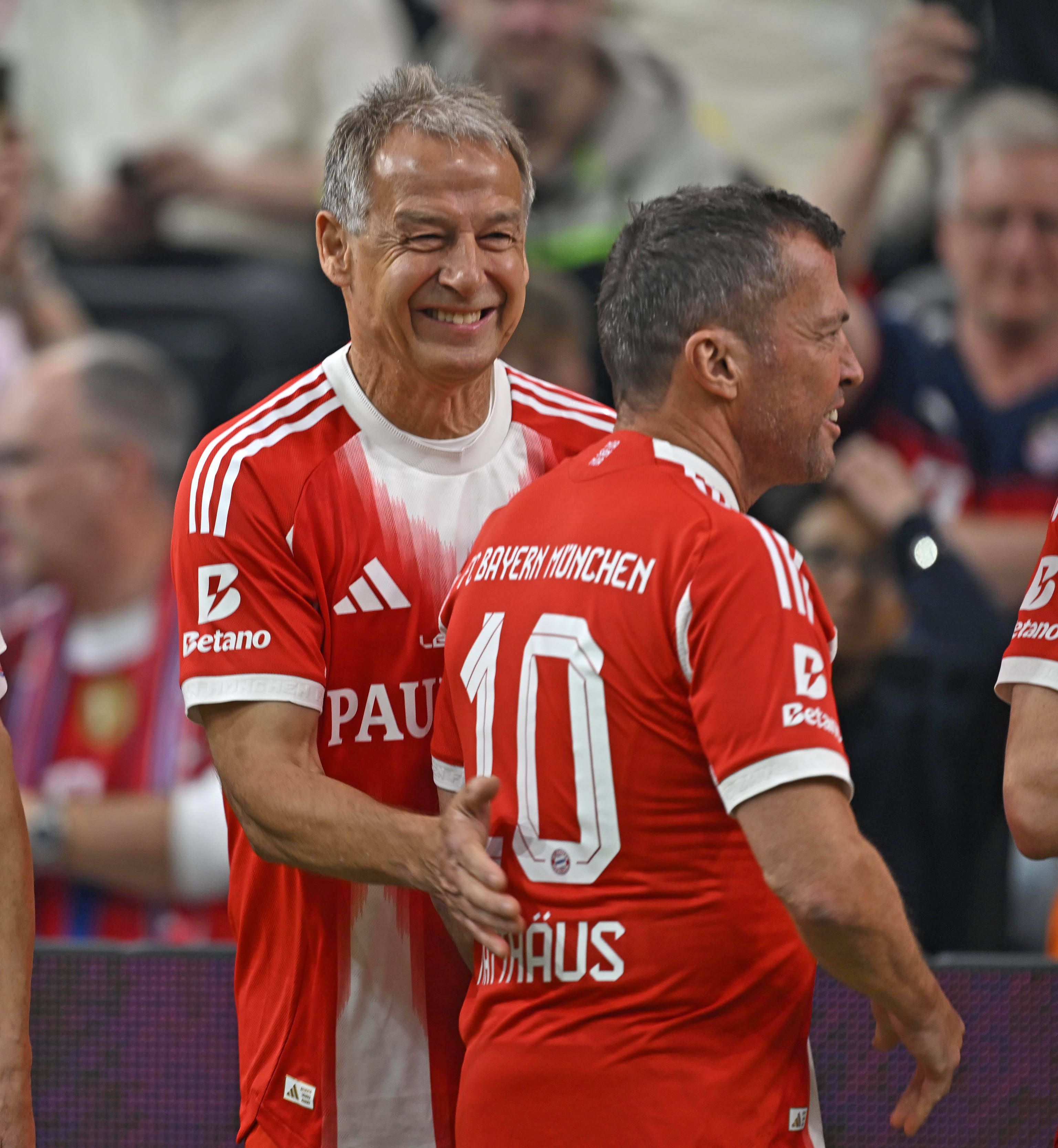 Mittlerweile verstehen sich Jürgen Klinsmann (links) und Lothar Matthäus (rechts) wieder gut. 