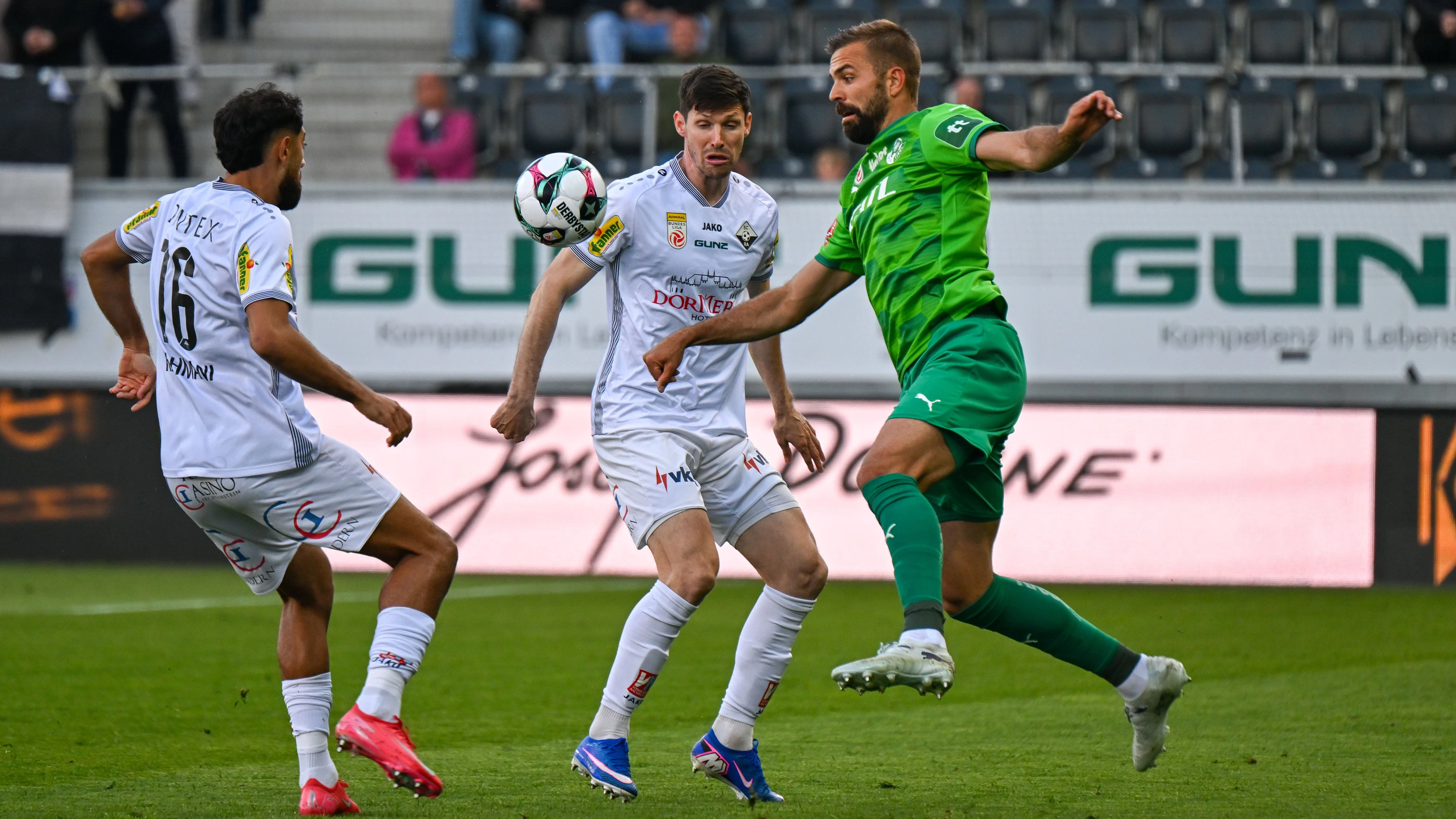 Heute.at - Große VAR-Aufregung bei Altach-Sieg: Ein Skandal