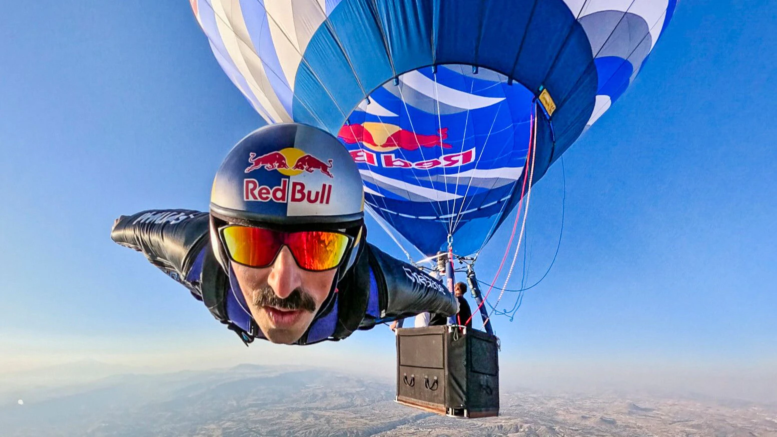 Heute.at - Mit 200 km/h! SO einen Slalom hast du noch nie gesehen