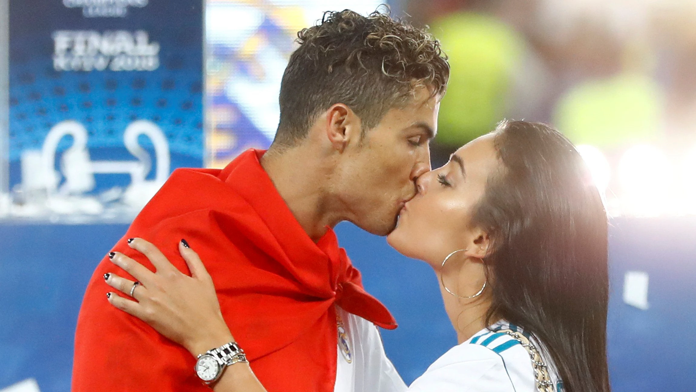 Heute.at - 362 Diamanten! Ronaldo bekommt Protz-Uhr zur Hochzeit