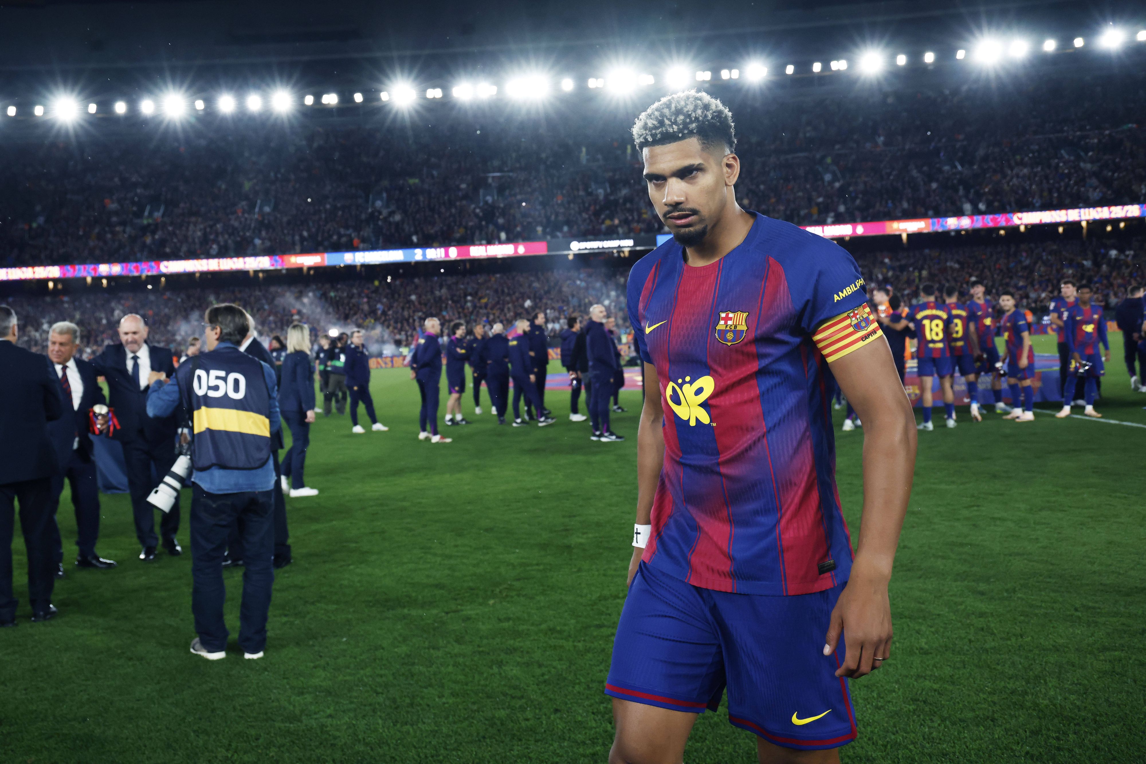 Barcelona-Star Ronald Araujo wechselt wohl nach Liverpool. 