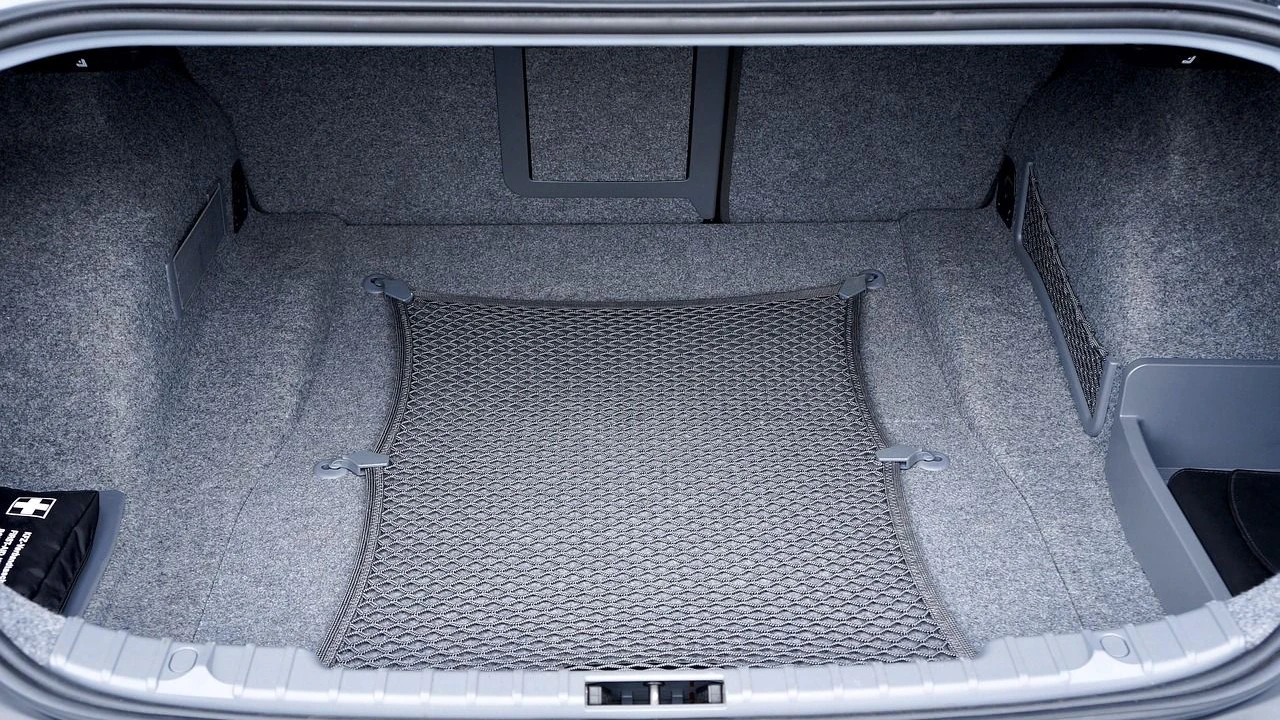 Heute.at - Geheimfach im Auto: Kaum wer kennt es