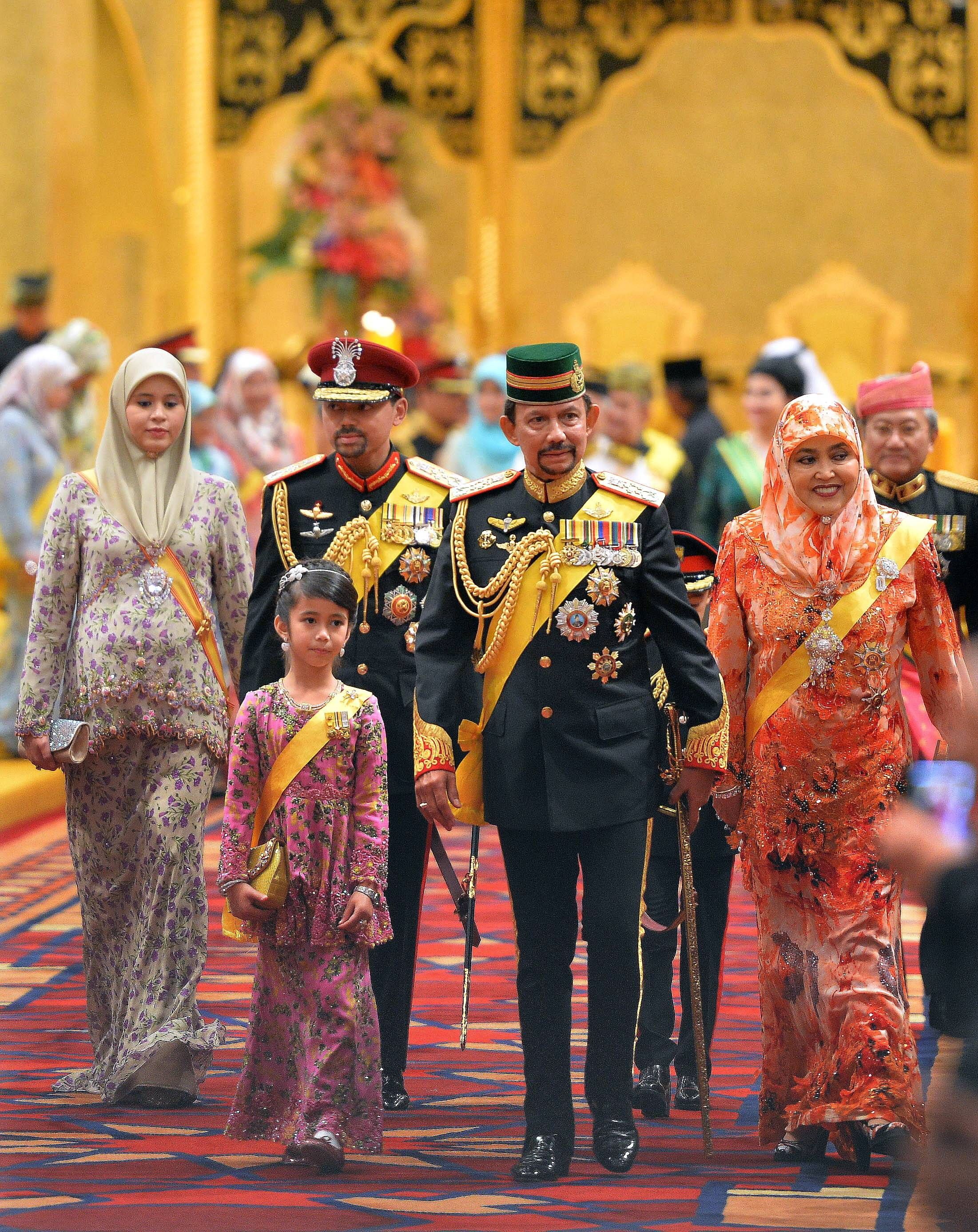 Der Sultan von Brunei macht wieder Schlagzeilen mit einer drastischen Entscheidung