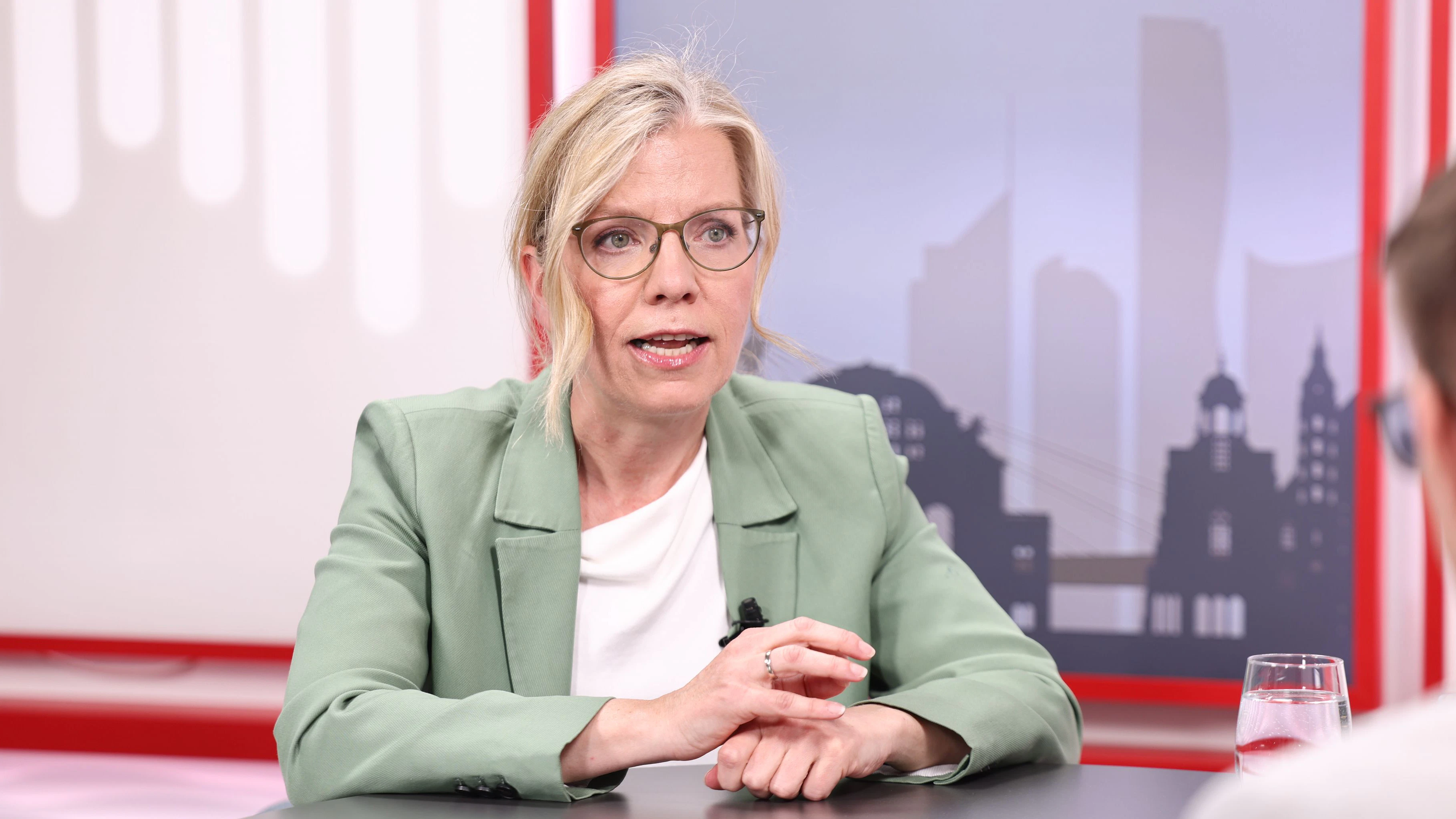 Heute.at - Gewessler zur Neutralität: Haltung hat sich verändert