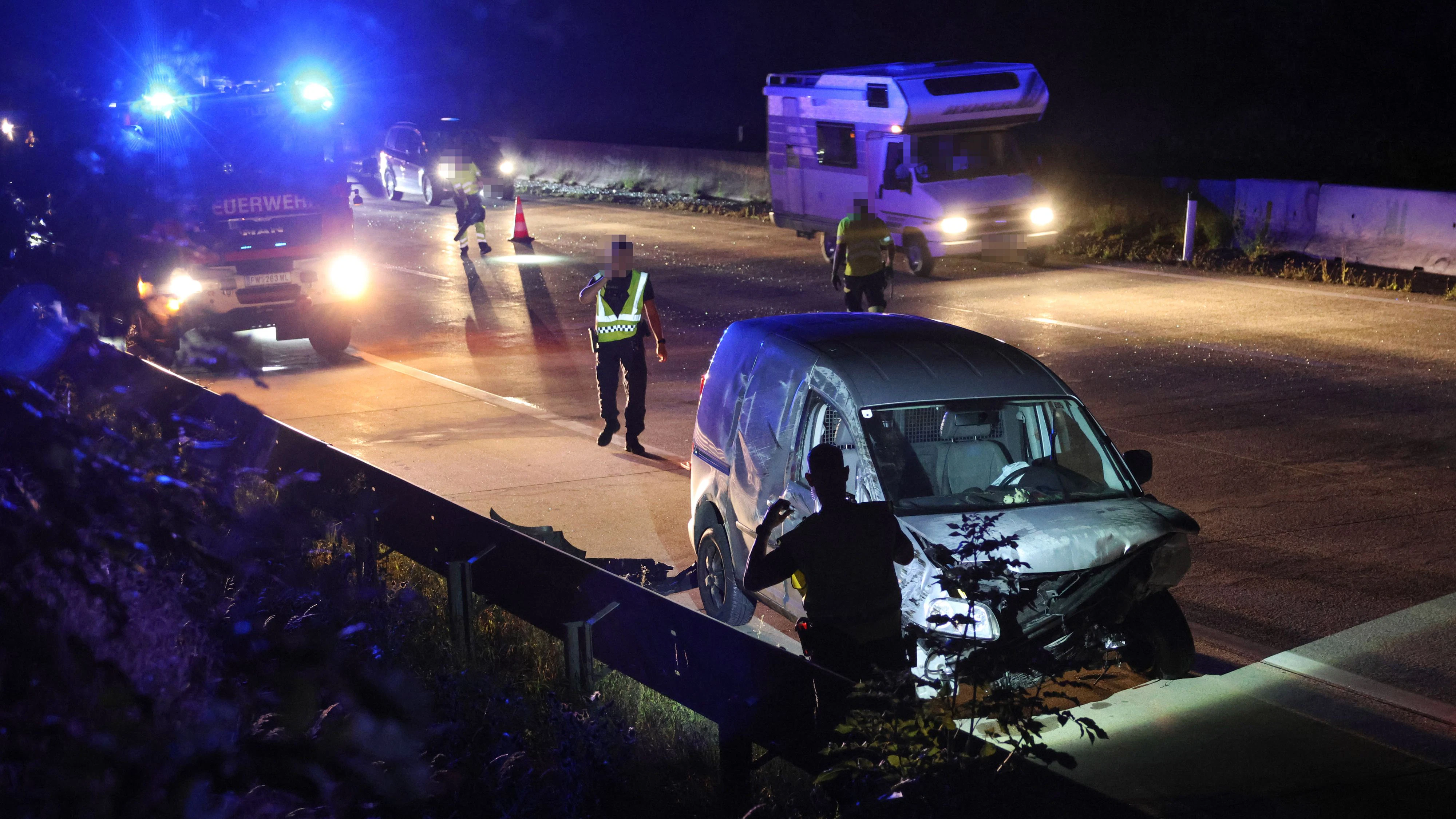 Heute.at - Schwerer Crash auf A1 Westautobahn nach Wien