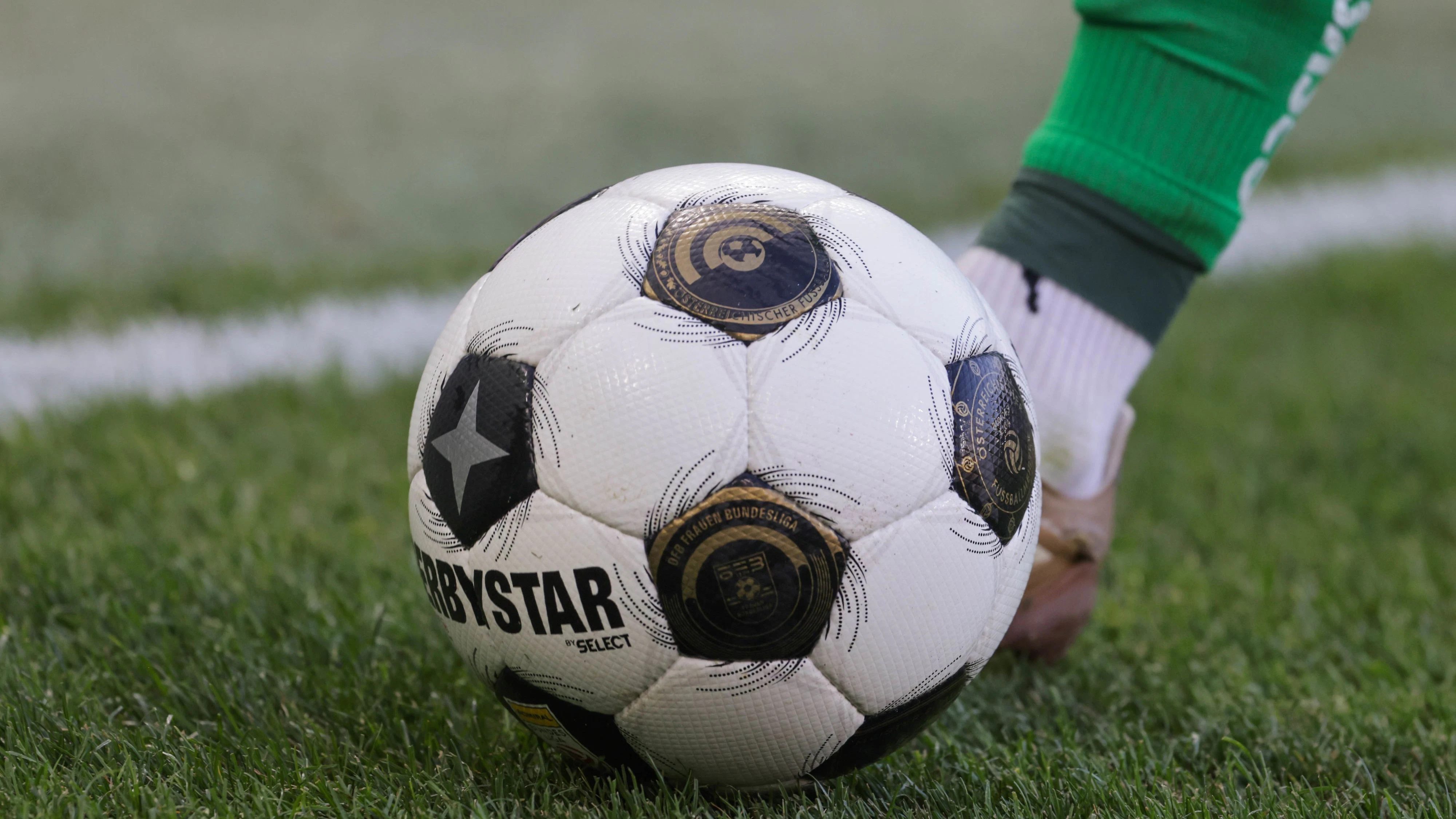 Heute.at - Notarzt-Einsatz bei Landesliga-Spiel in Oberösterreich