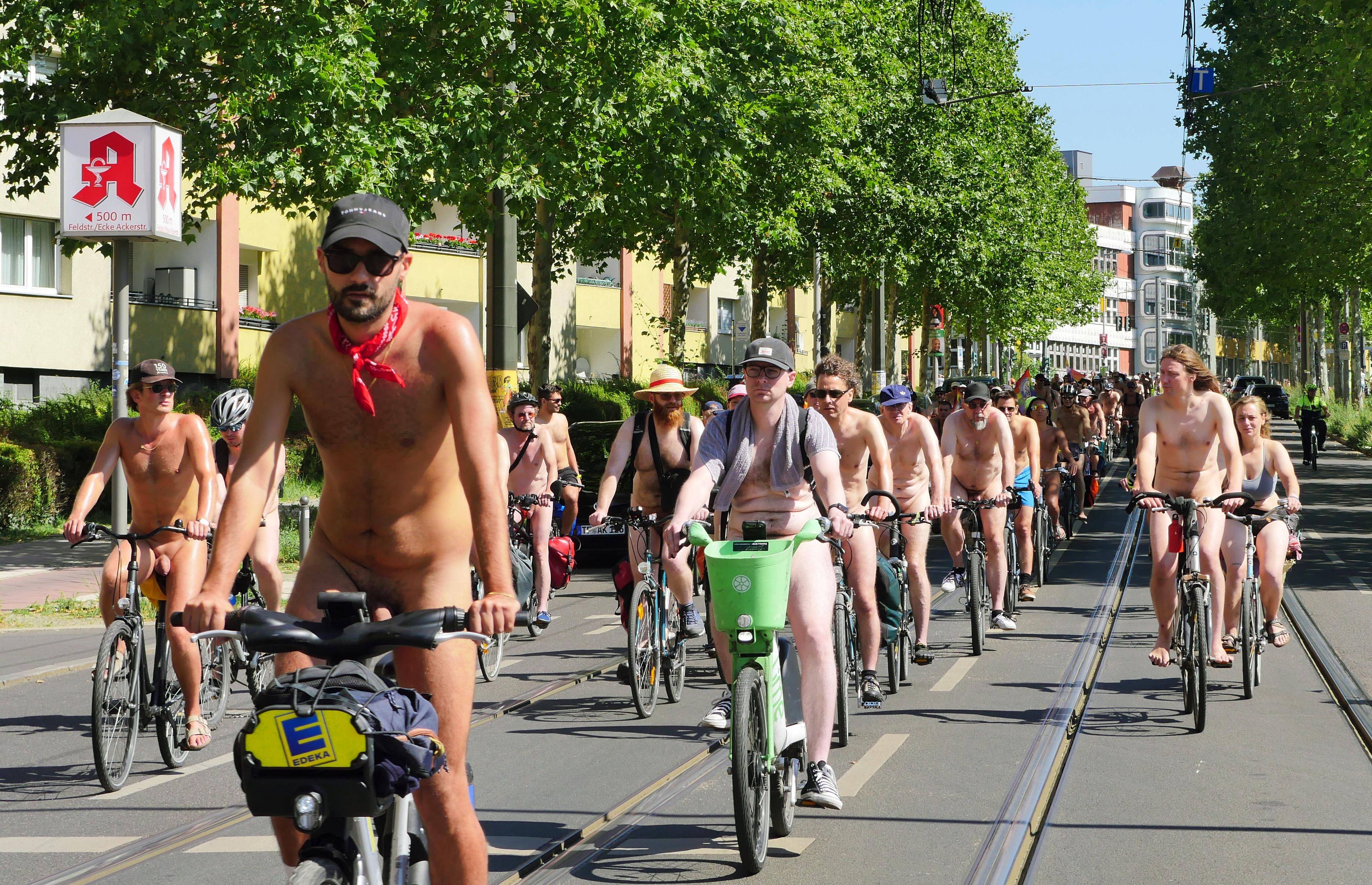 Am Sonntag findet in Berlin eine FKK-Radtour statt.