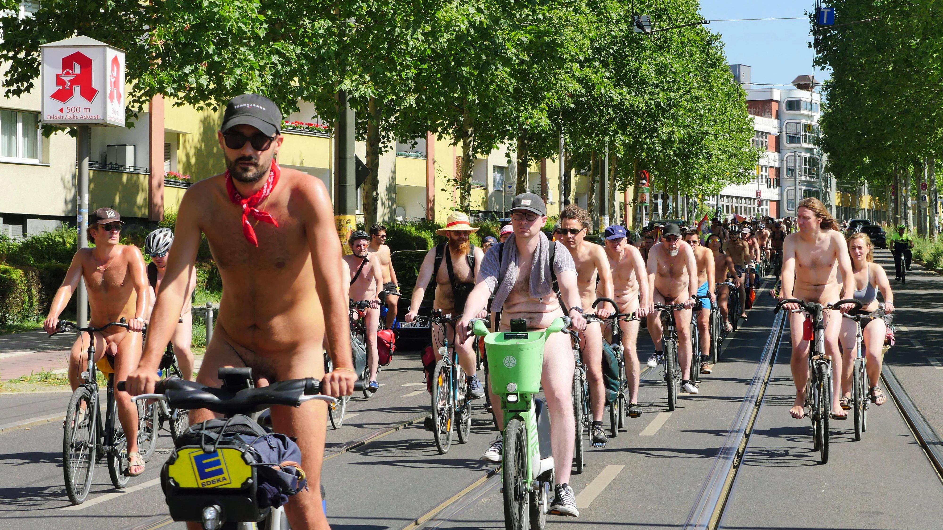 Heute.at - Nackt-Demo in Berlin – 700 Radler zeigen alles