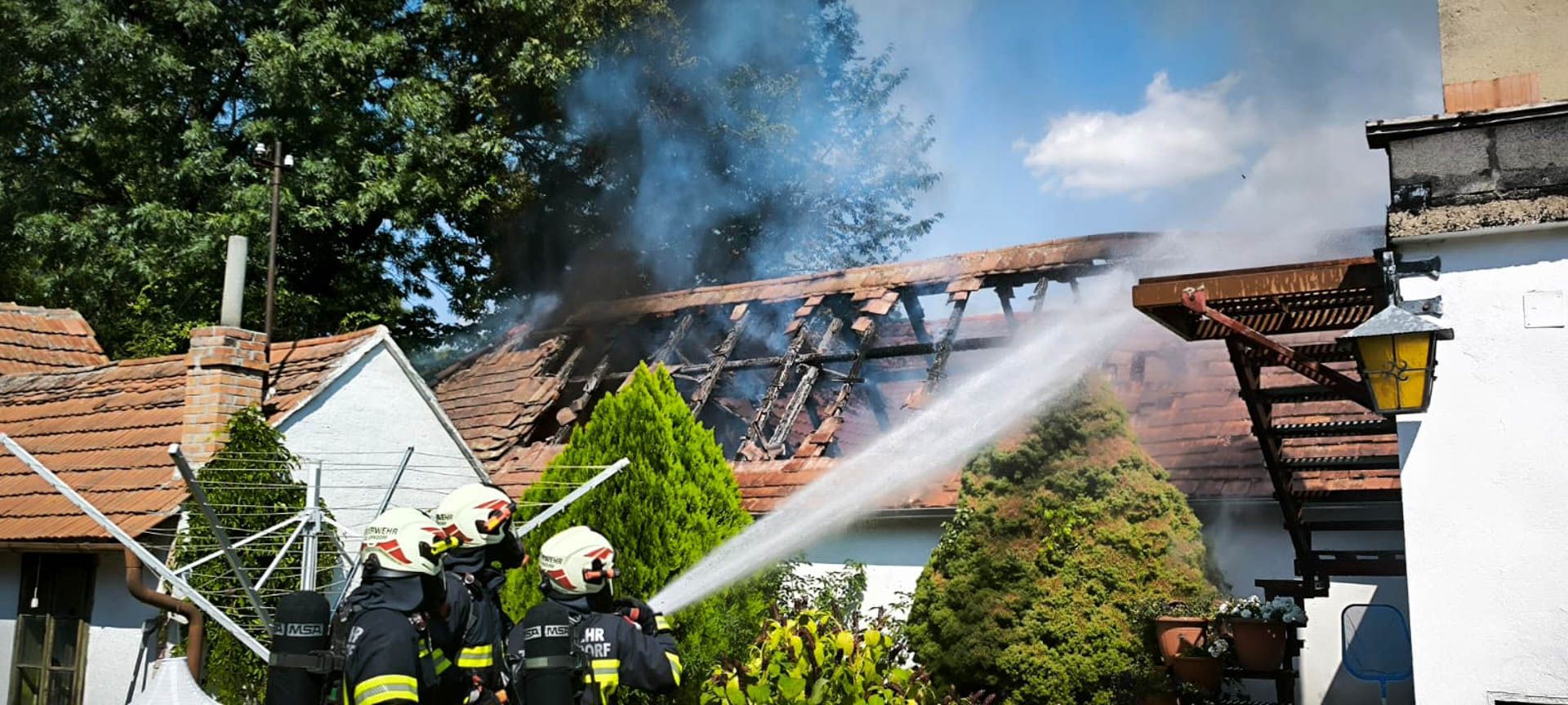 Brand einer Scheune und eines Nebengebäudes