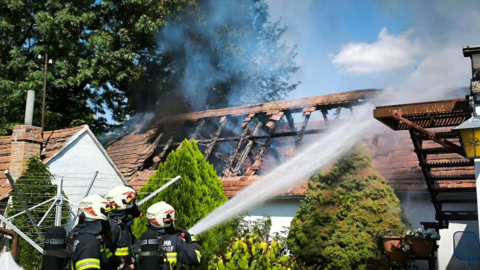 Heute.at - Großeinsatz in Zellerndorf! 98 Florianis rückten aus