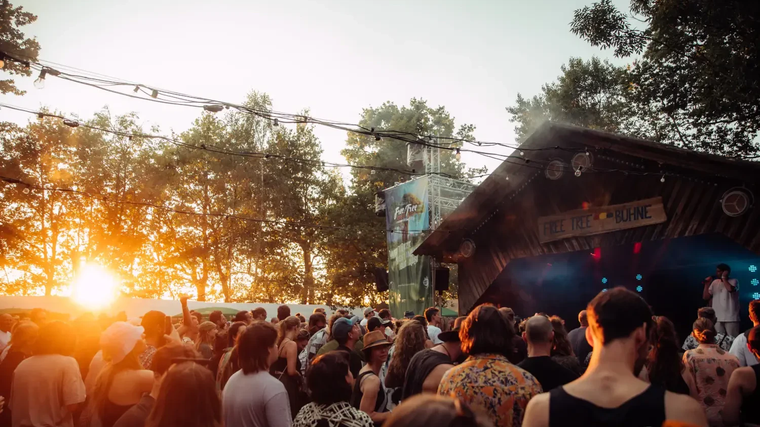 Heute.at - Bombendrohung gegen Festival – Tausende Gäste evakuiert