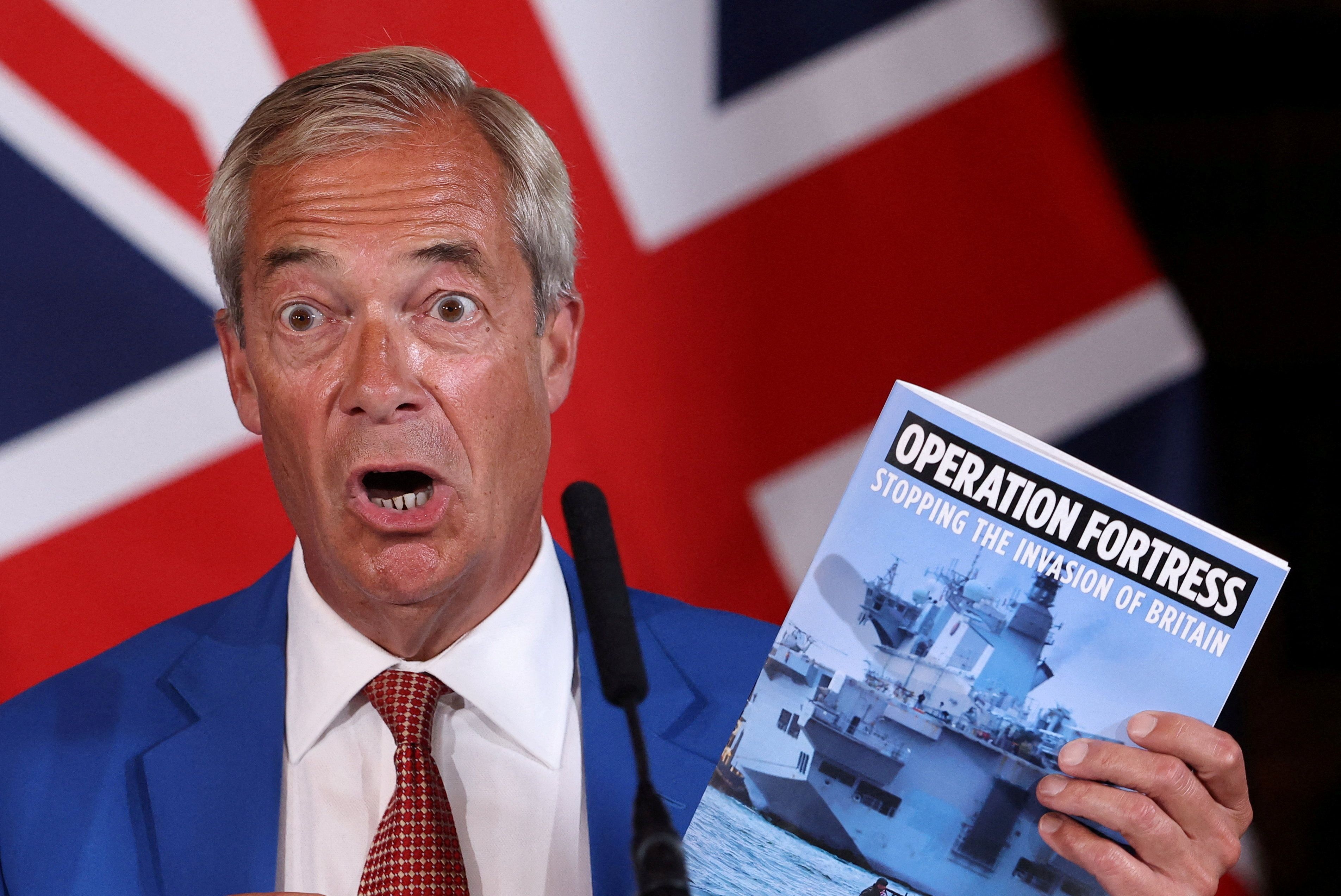 Im Rahmen der Ermittlungen zum Mord an der Reform-UK-Politikerin Widdecombe rollt die britische Anti-Terror-Polizei einen alten Fall eines Brandanschlags gegen Nigel Farage erneut auf.