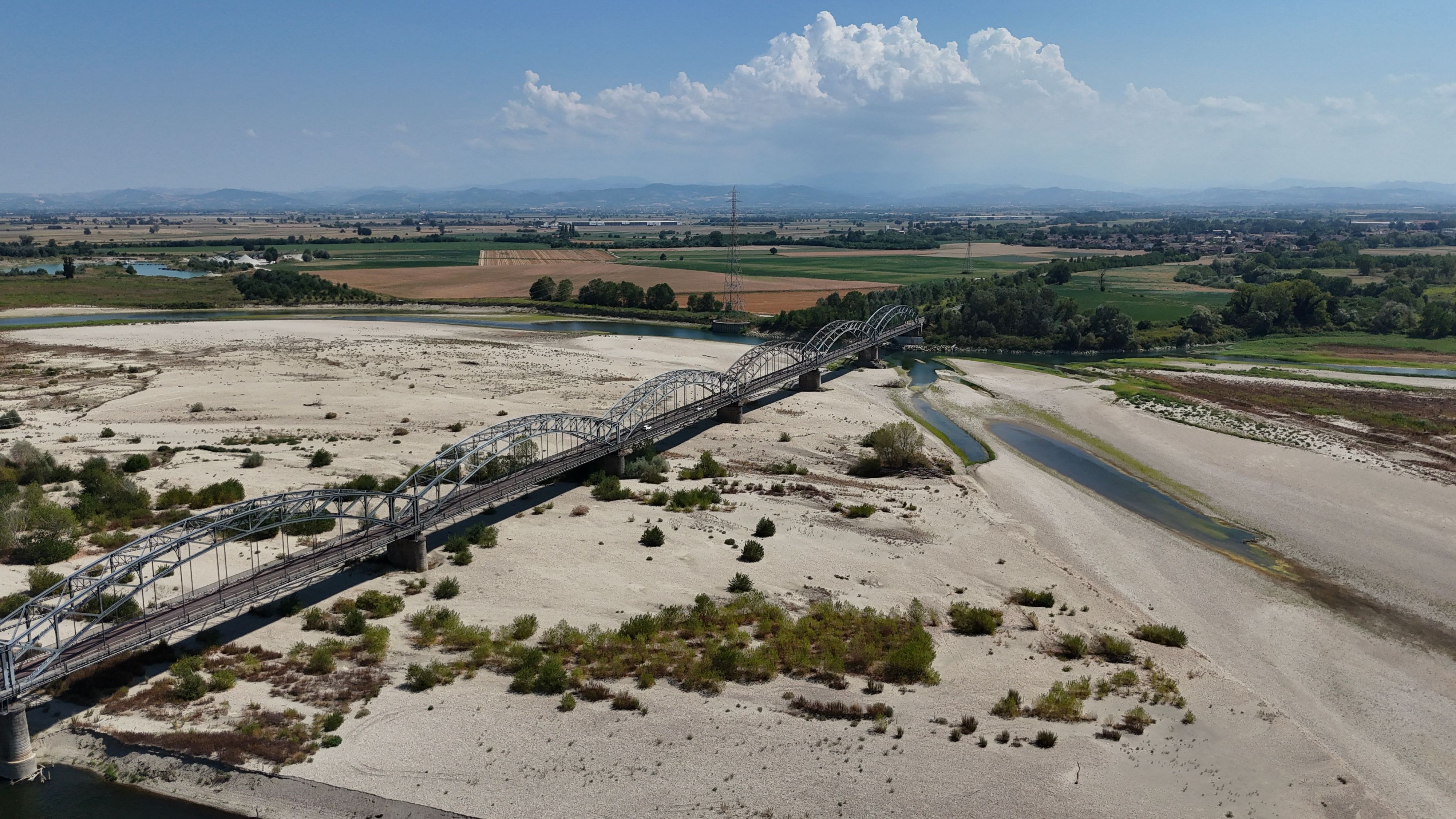 Der Po führt an manchen Stellen fast kein Wasser mehr.