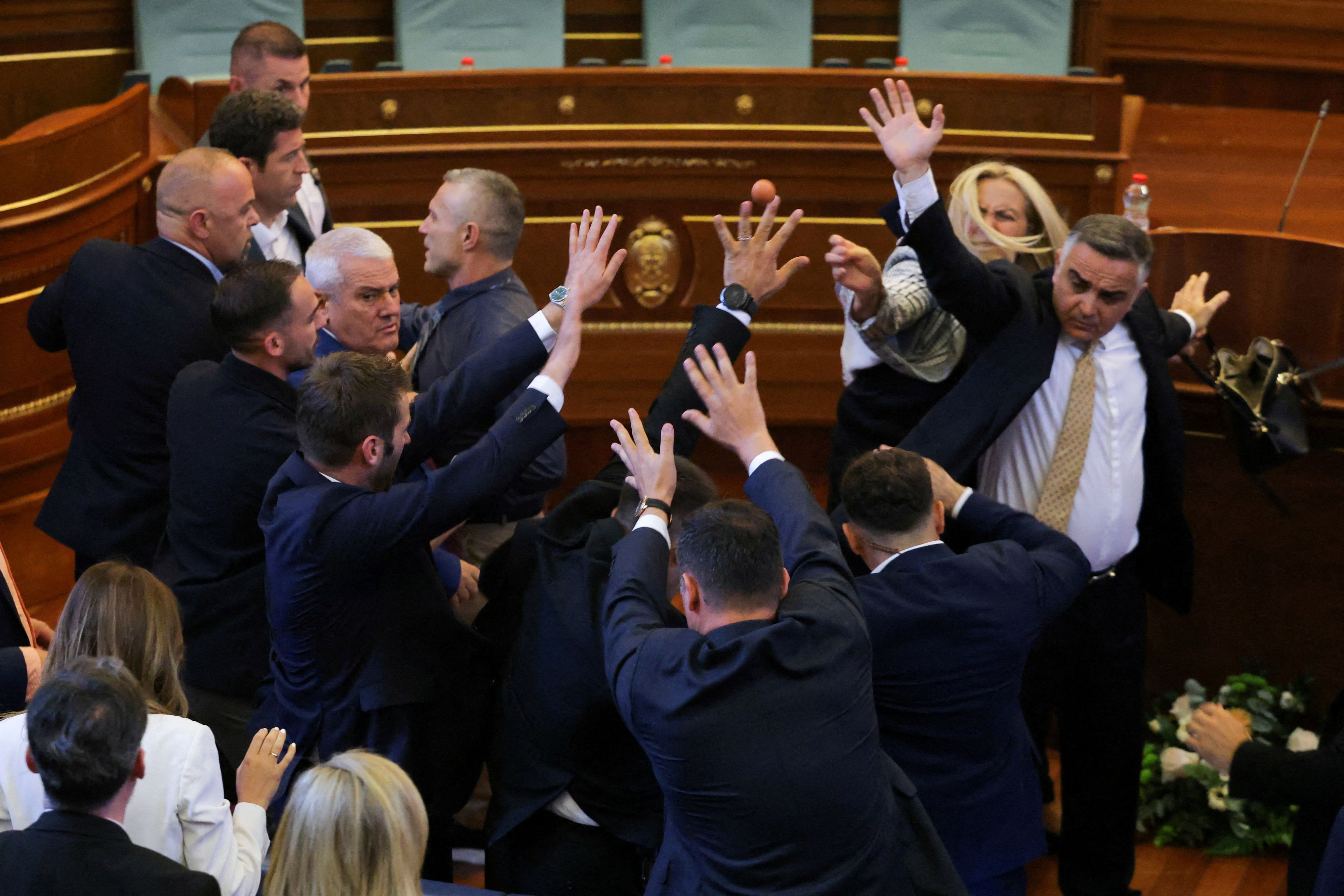 Während einer Parlamentssitzung wurde der kosovarische Premier Albin Kurti.