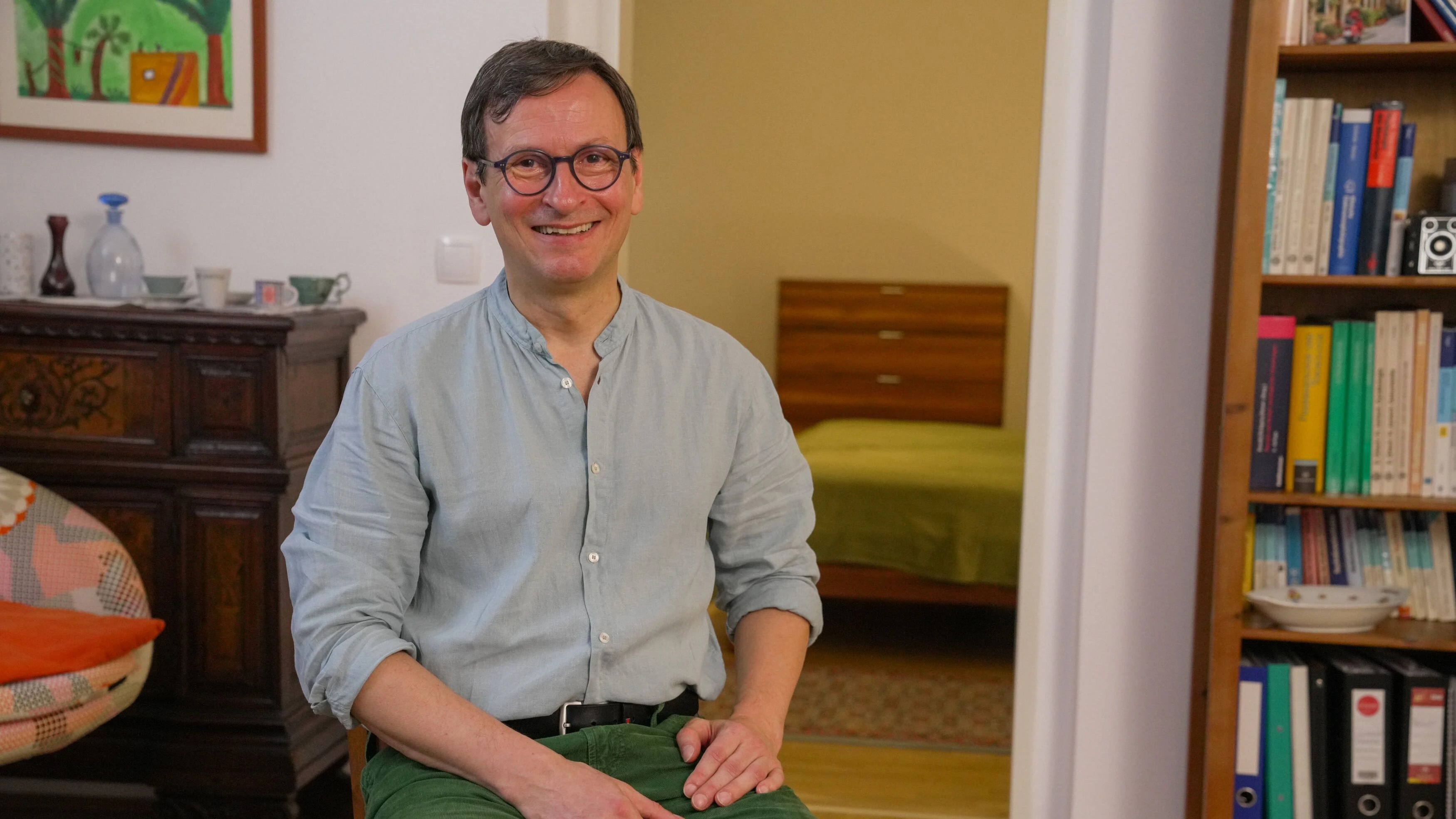 Hannes, 59, Neurologe aus Oberösterreich möchte sich wieder so richtig verlieben! Der sportliche Linzer verbringt seine Freizeit gerne beim Laufen, Windsurfen, Skifahren, Snowboarden und ist kulturell sehr interessiert. 