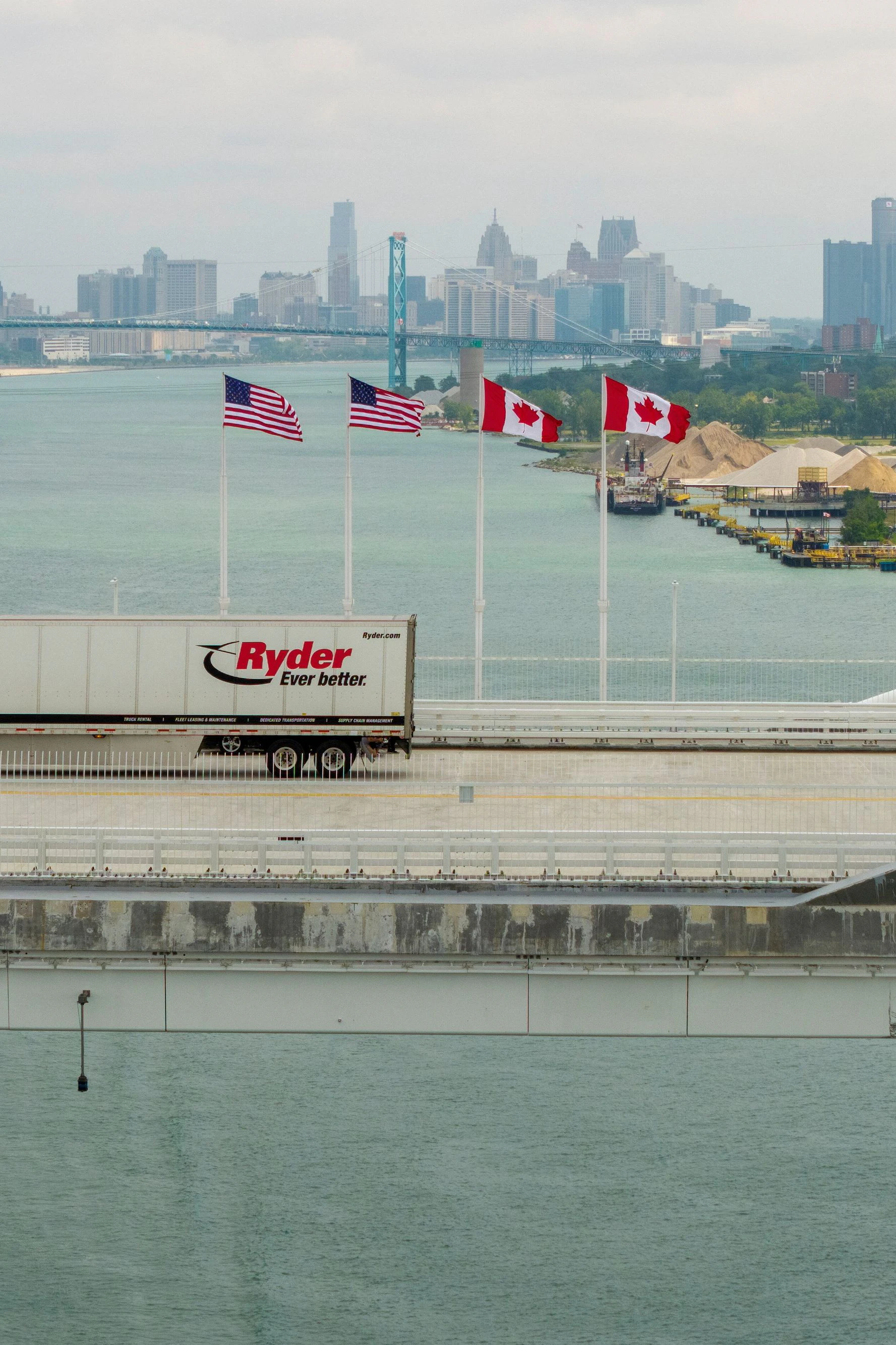 Am Beispiel der 4 Milliarden Euro teuren Gordie Howe International Bridge lässt sich schön beobachten, wie Trump reagiert, wenn man ihm nachgibt