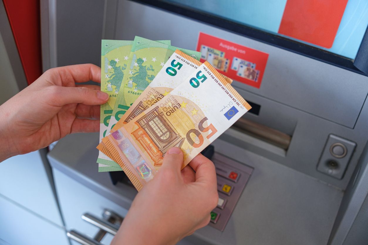 Heute.at - Bankautomat frisst 6.000 Euro, Bank erstattet nur 1.300