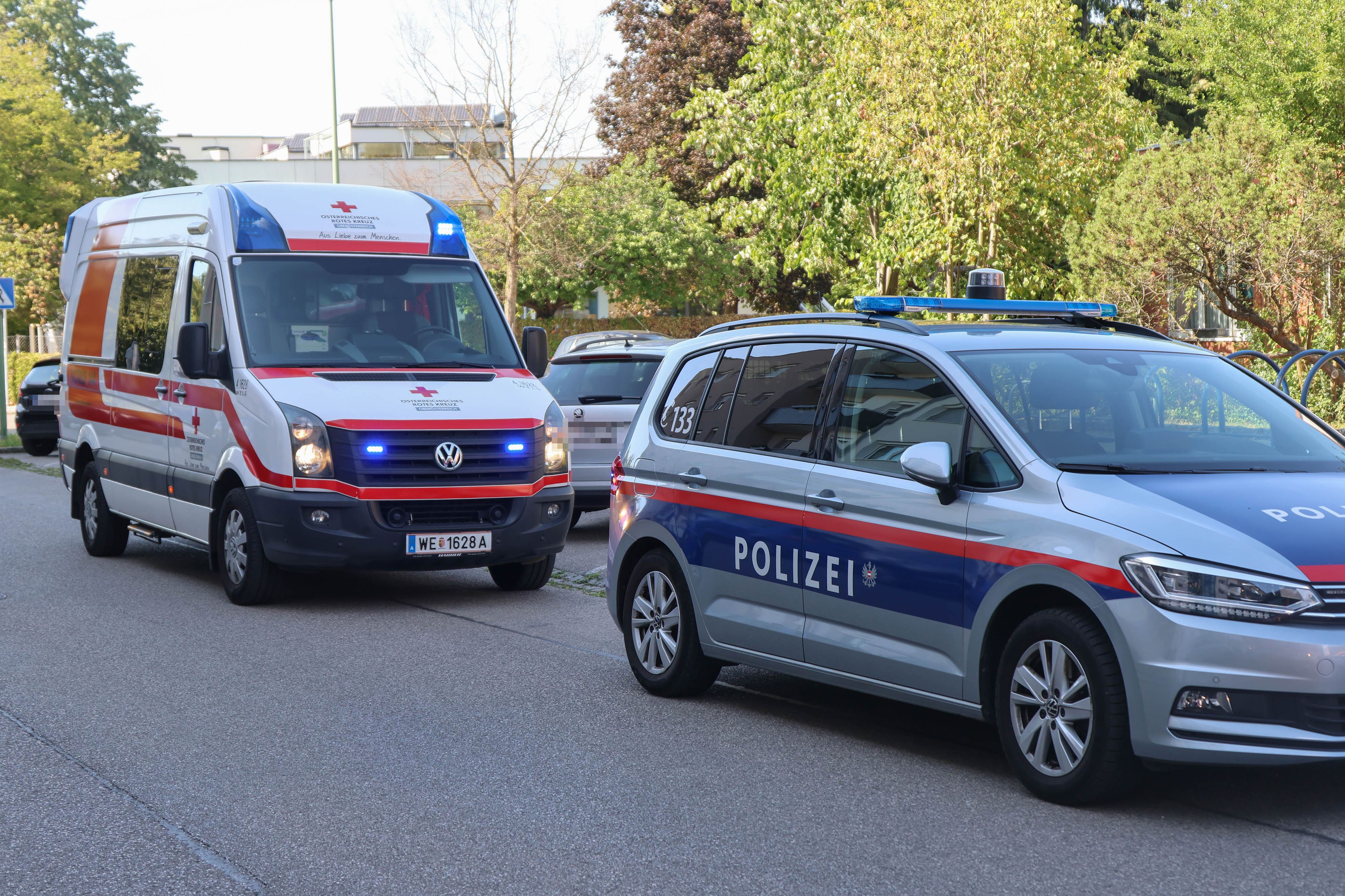 Die Einsatzkräfte wurden am Nachmittag zu einem in einem Auto eingeschlossenen Kind alarmiert.
