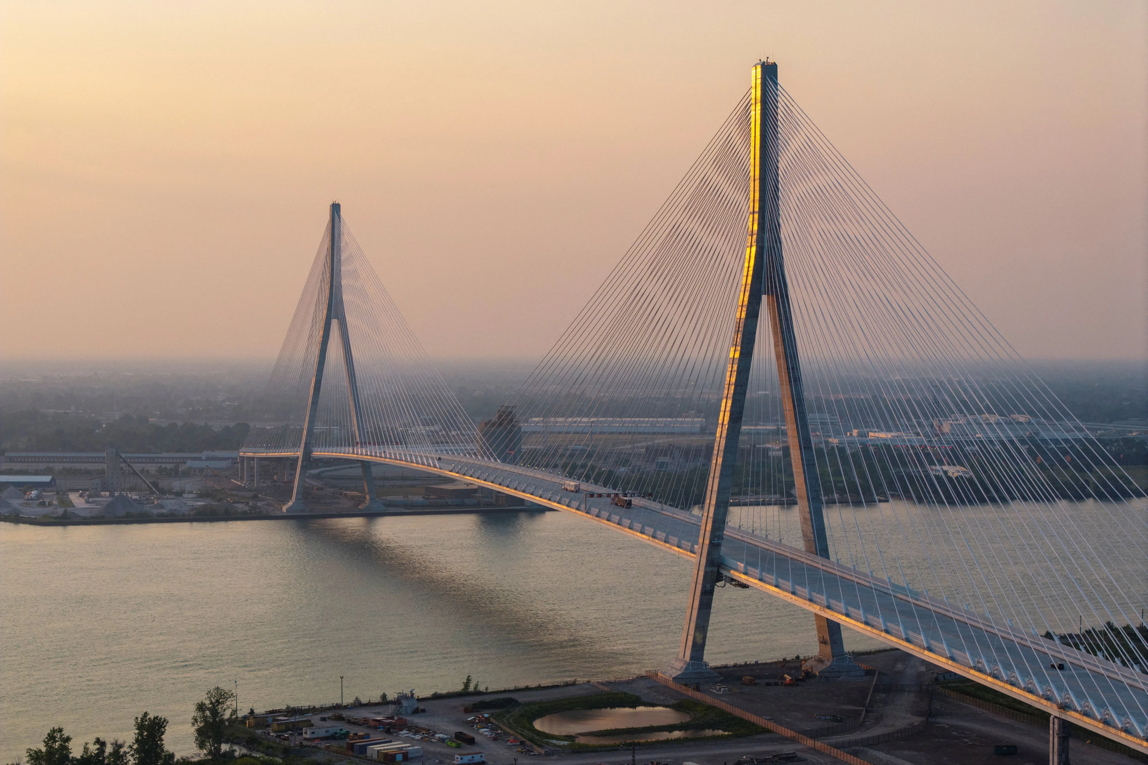 Architektonisch beeindruckend, politisch lehrreich: Die Gordie Howe International Bridge verbindet Windsor, Ontario und Detroit, Michigan