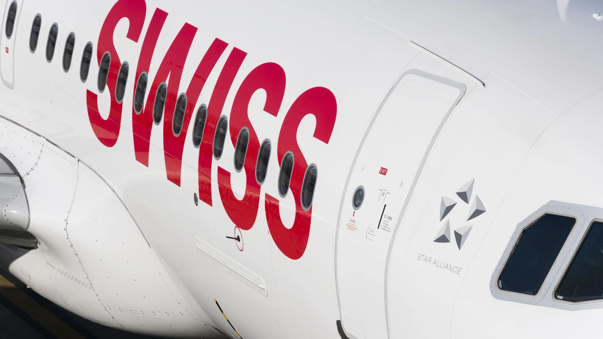 Heute.at - Rauch an Bord – Flugzeug muss wegen Powerbank landen