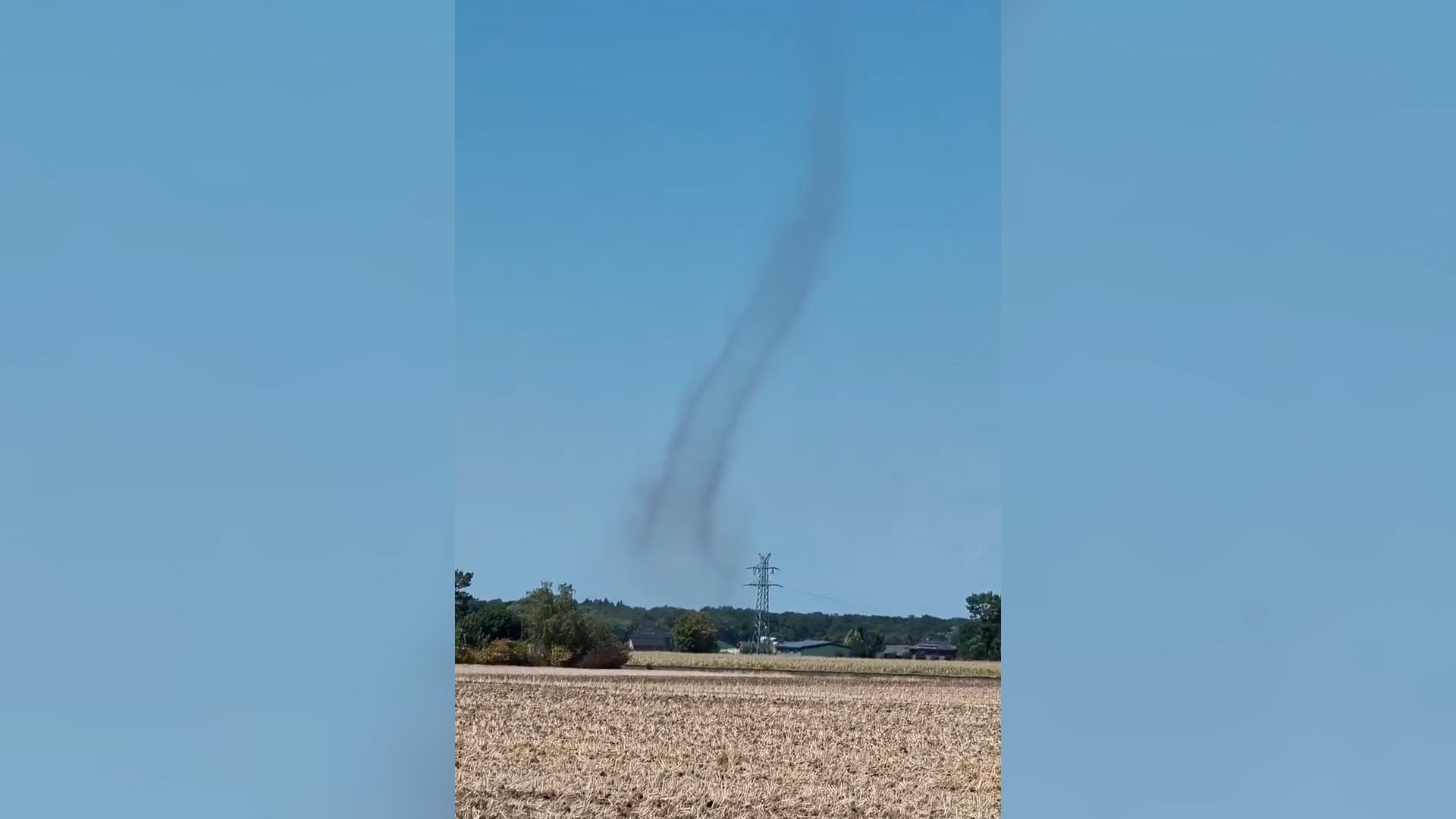 Am Montagnachmittag sorgte ein seltenes Wetterphänomen in der Steinfelder Heide bei Oldenburg für Staunen.