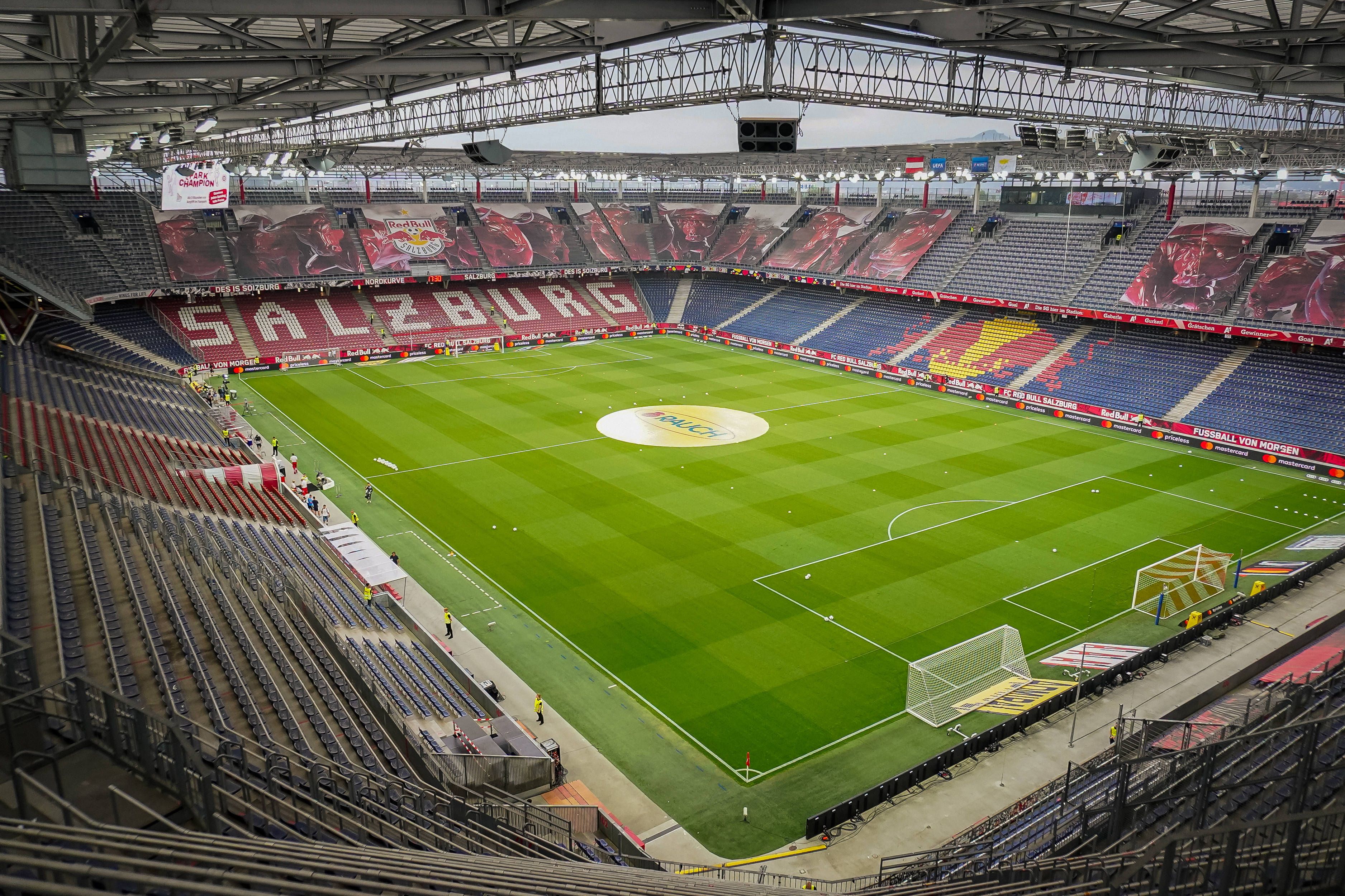 Im Stadion von Salzburg geht der UEFA Supercup über die Bühne. 