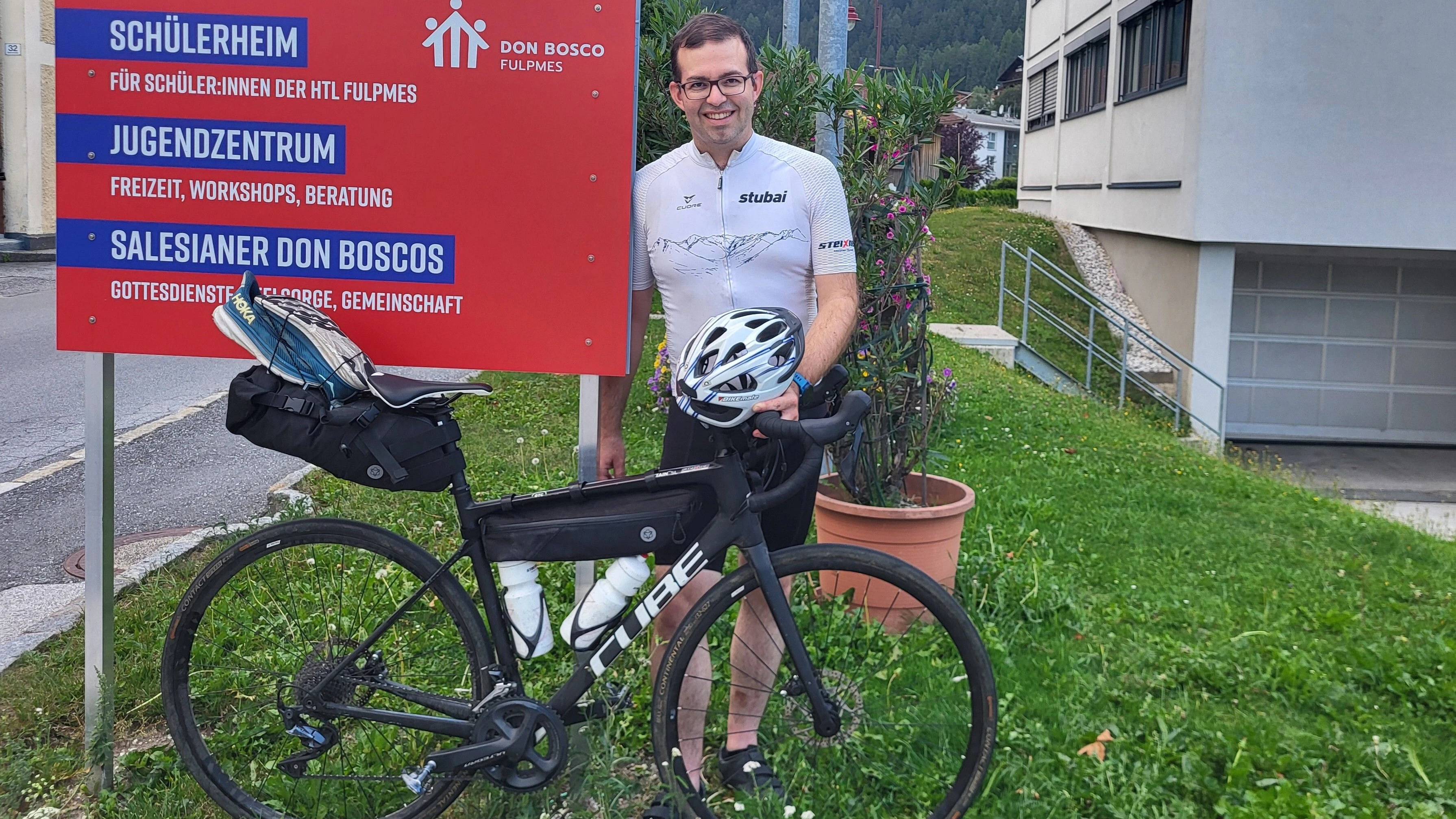 Heute.at - Pater radelt 550 Km zu seiner Amtseinführung in Wien