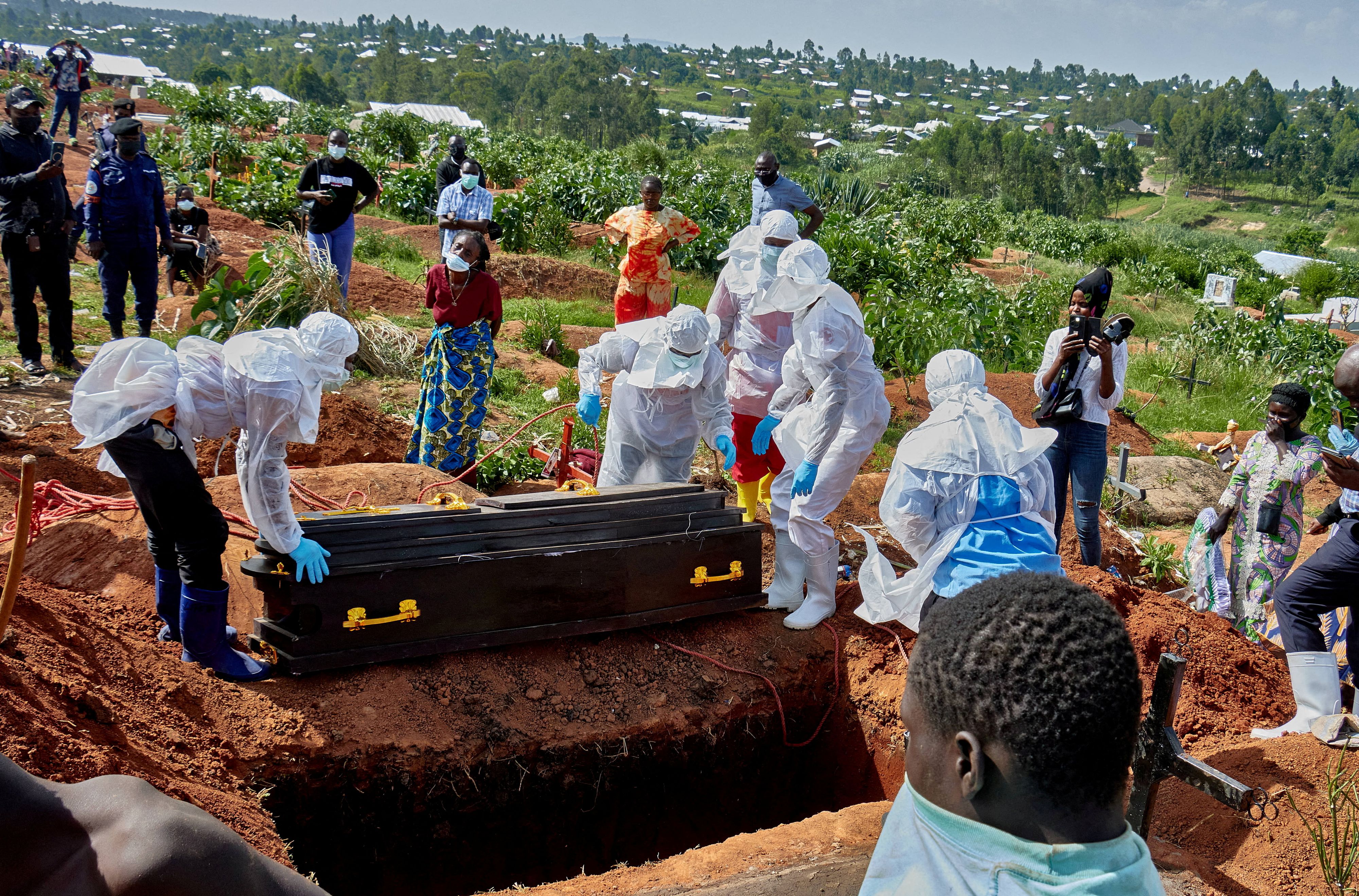 Von 4.381 bestätigten Ebola-Fällen endeten bislang 2.011 tödlich, teilten die kongolesischen Behörden am Dienstag mit.