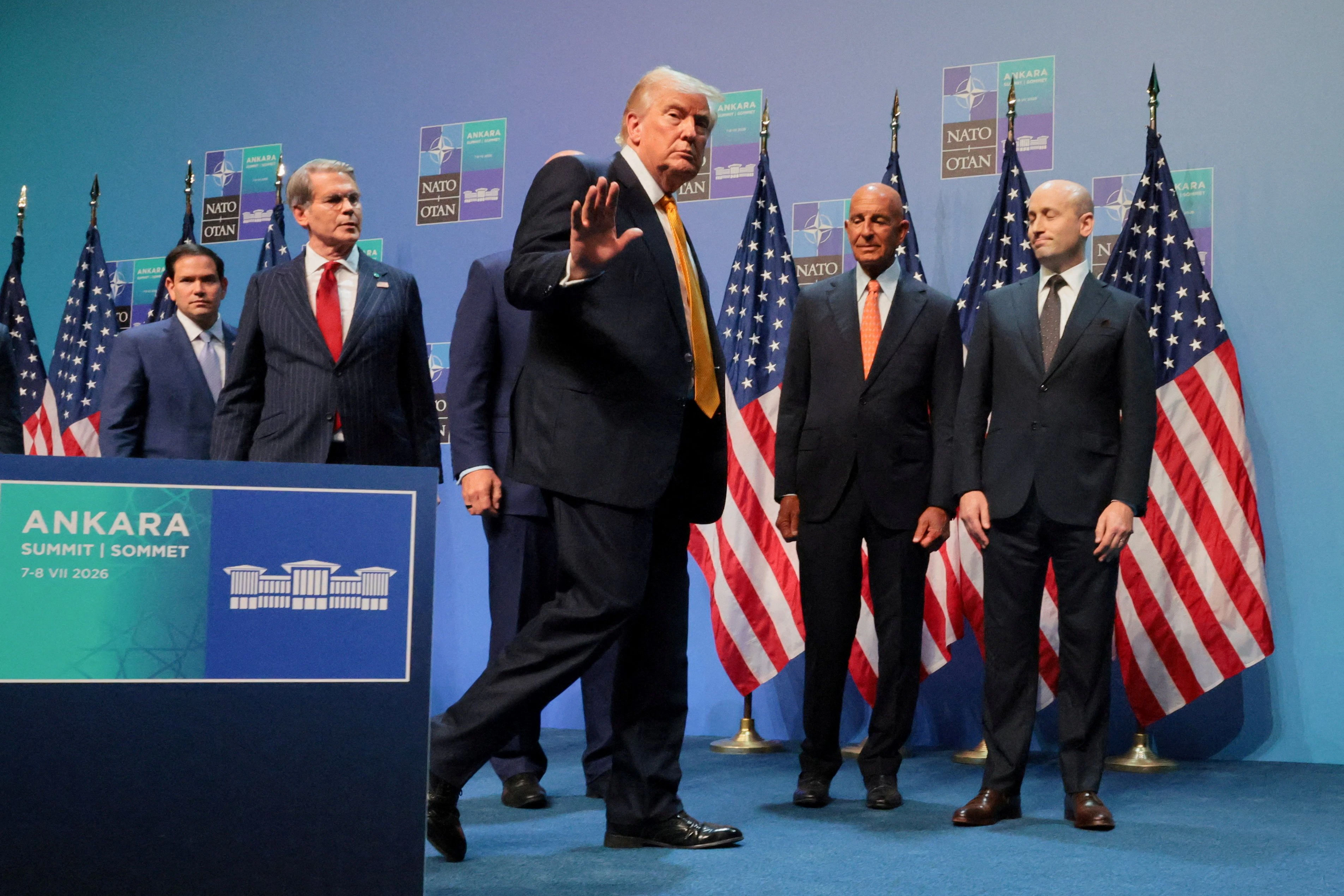 Am Abend des 8. Juli verließ Präsident Trump mit seinem Stab das NATO-Treffen in Ankara