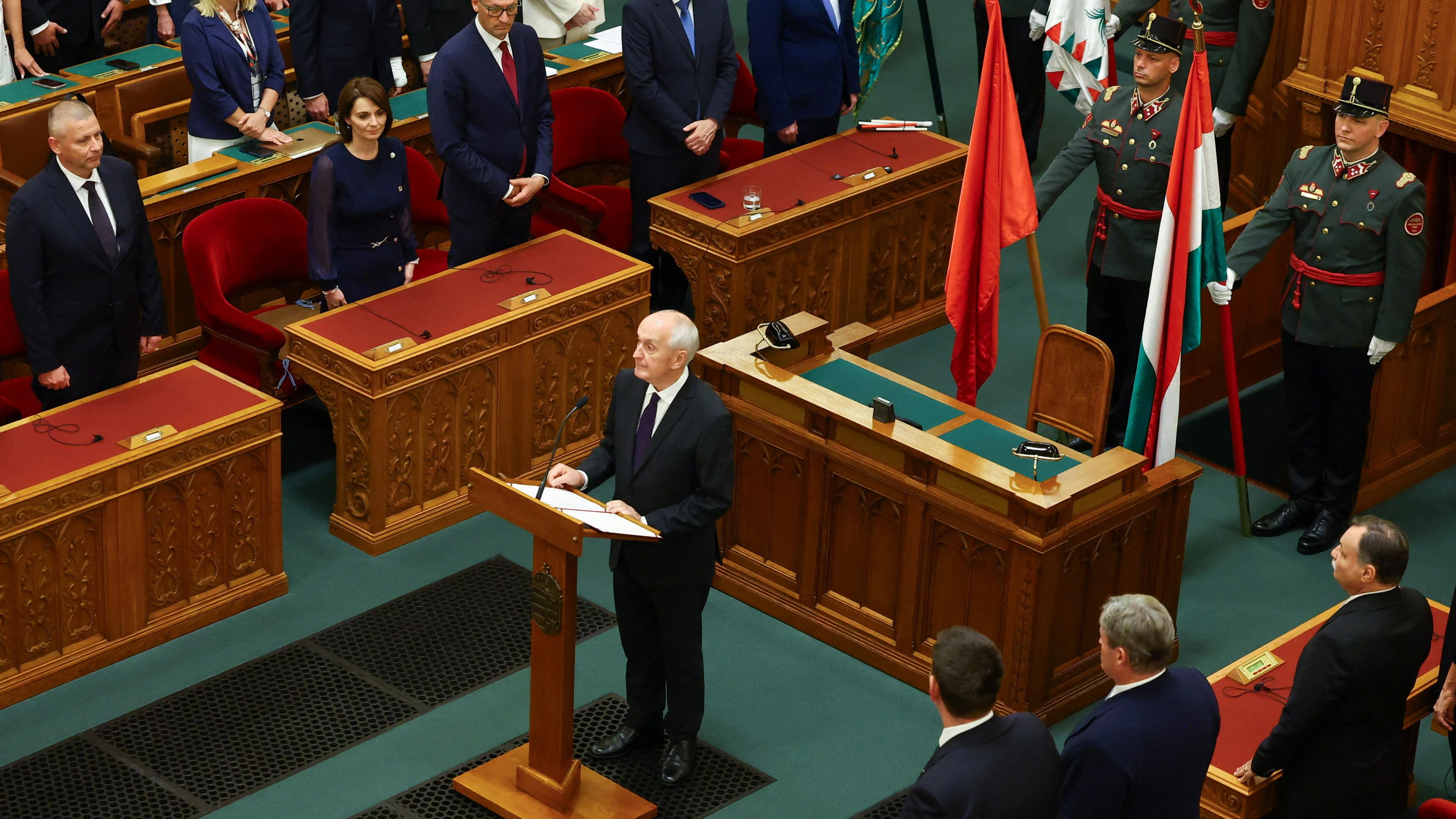 Heute.at - Parlament macht Orbán-Kritiker zu Staatsoberhaupt