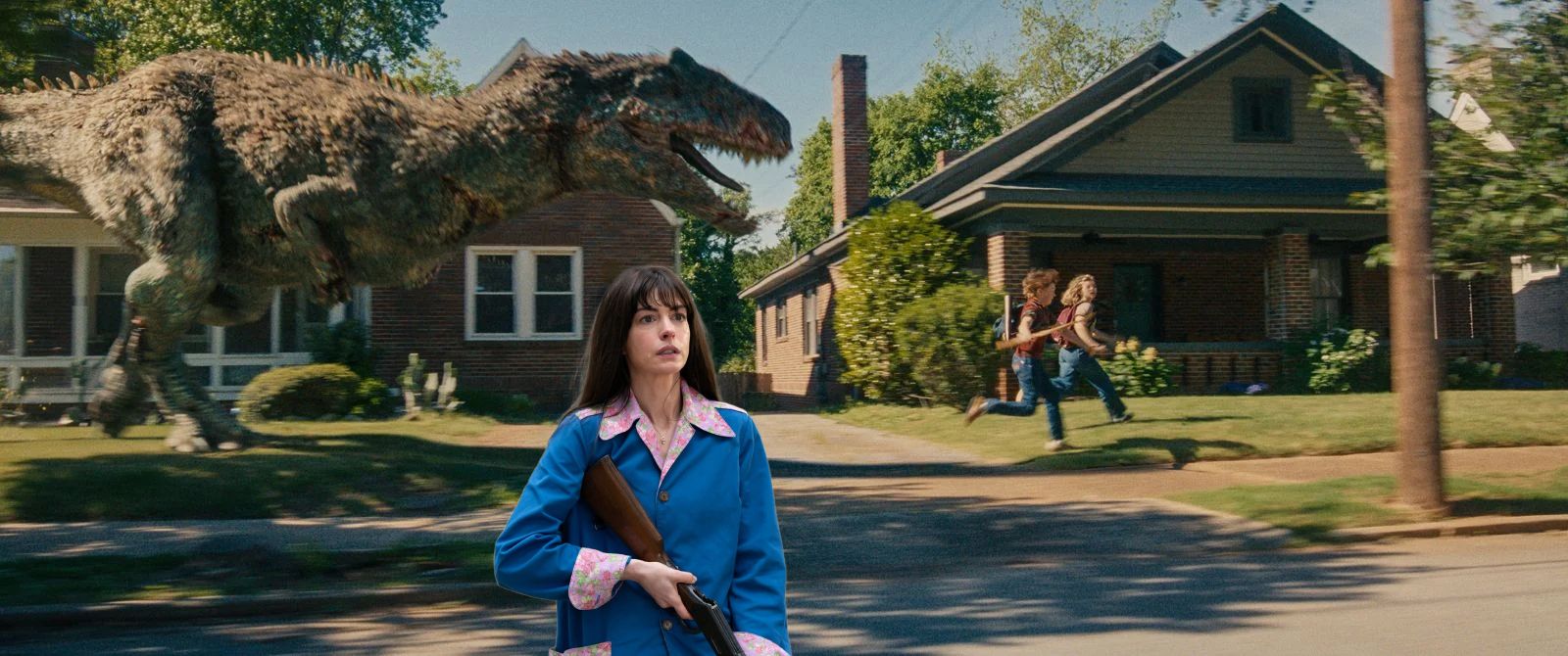 Heute.at - Drama mit Dinos: Anne Hathaway flieht vor Urzeit-Horror