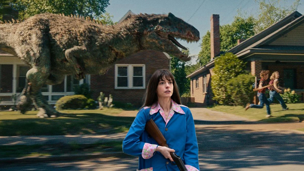 Heute.at - Drama mit Dinos: Anne Hathaway flieht vor Urzeit-Horror