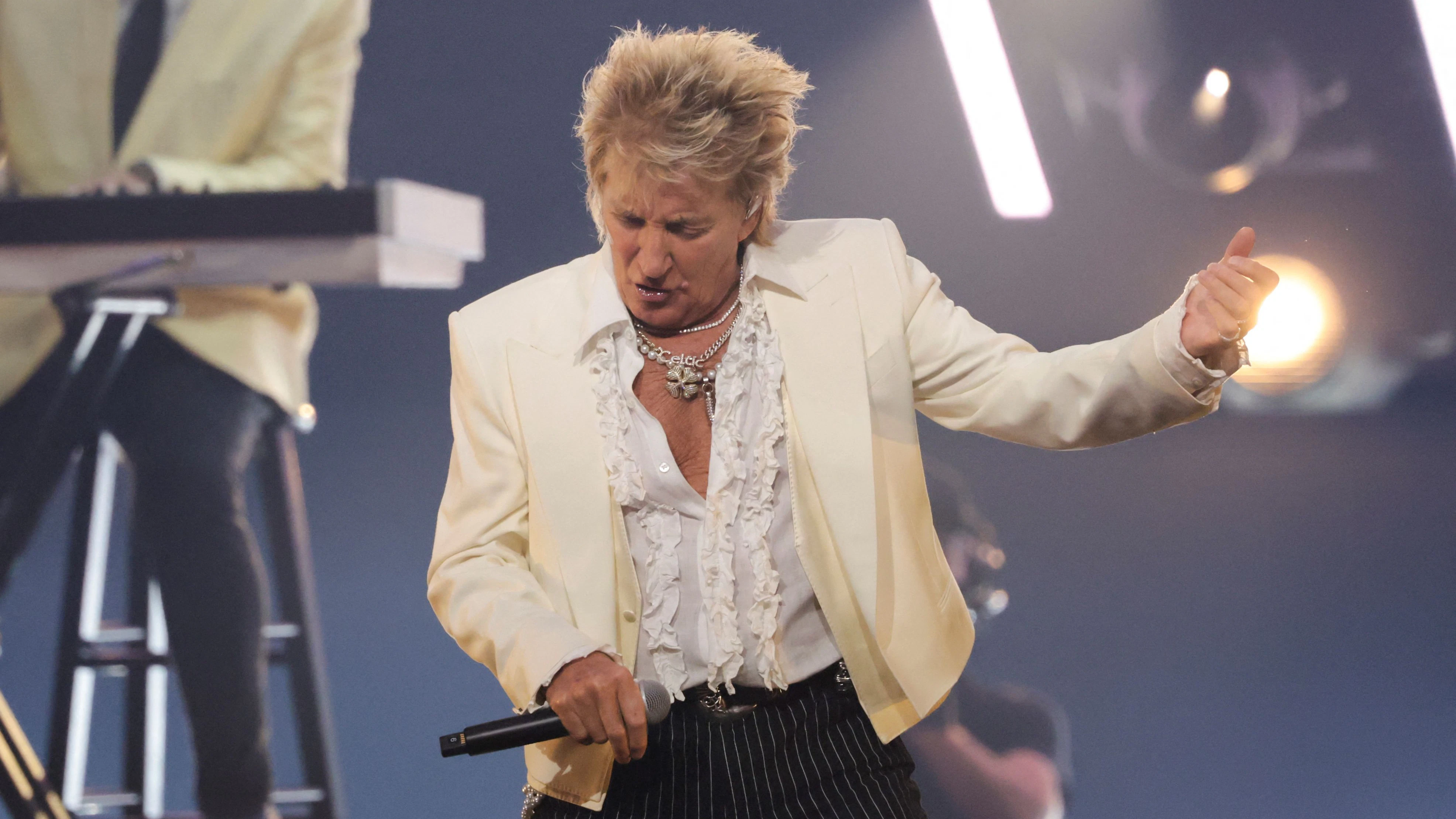 Rod Stewart tritt während der American Music Awards 2025 in Las Vegas.