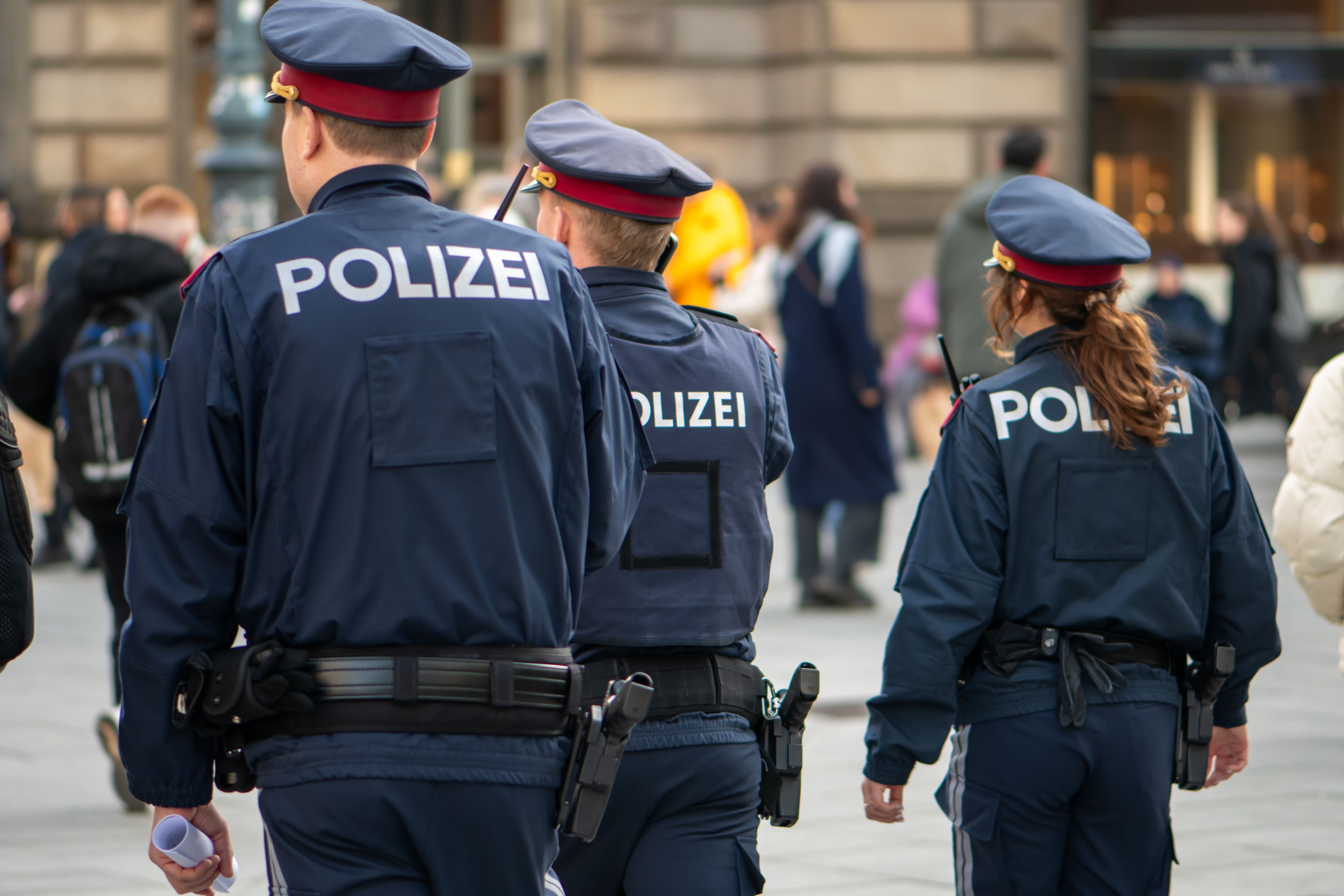 Die Polizei konnte mehrere Personen festnehmen. (Symbolbild)