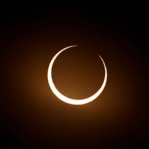 Keine Brille mehr bekommen? So geht Sonnenfinsternis schauen auch!