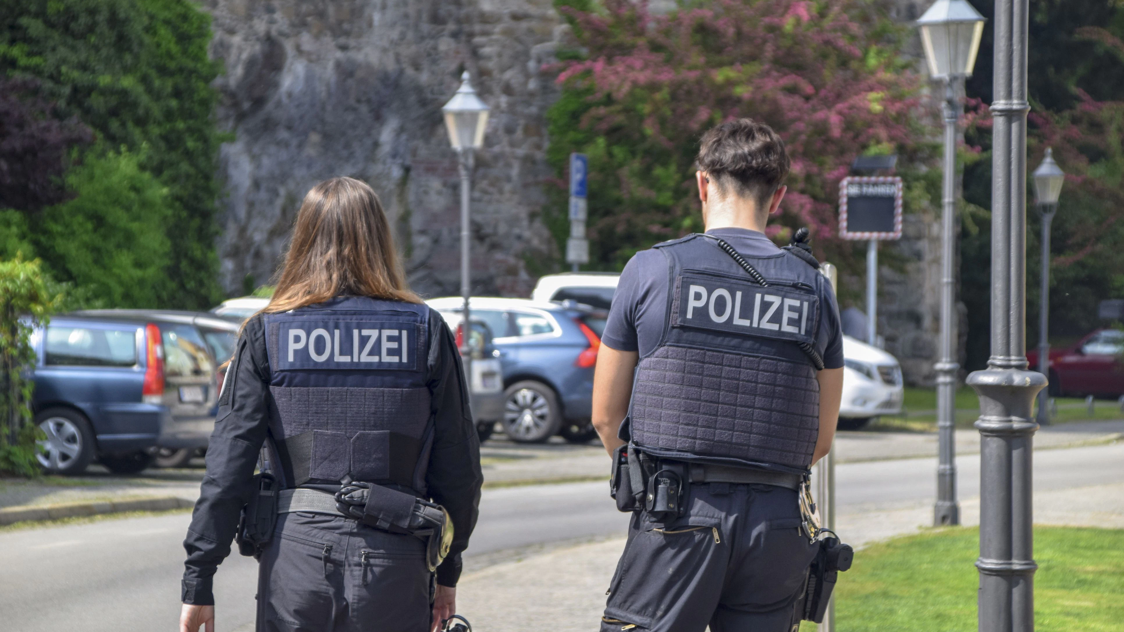 Heute.at - Mord-Alarm! Jäger entdeckt Leichenteile in Plastikfolie