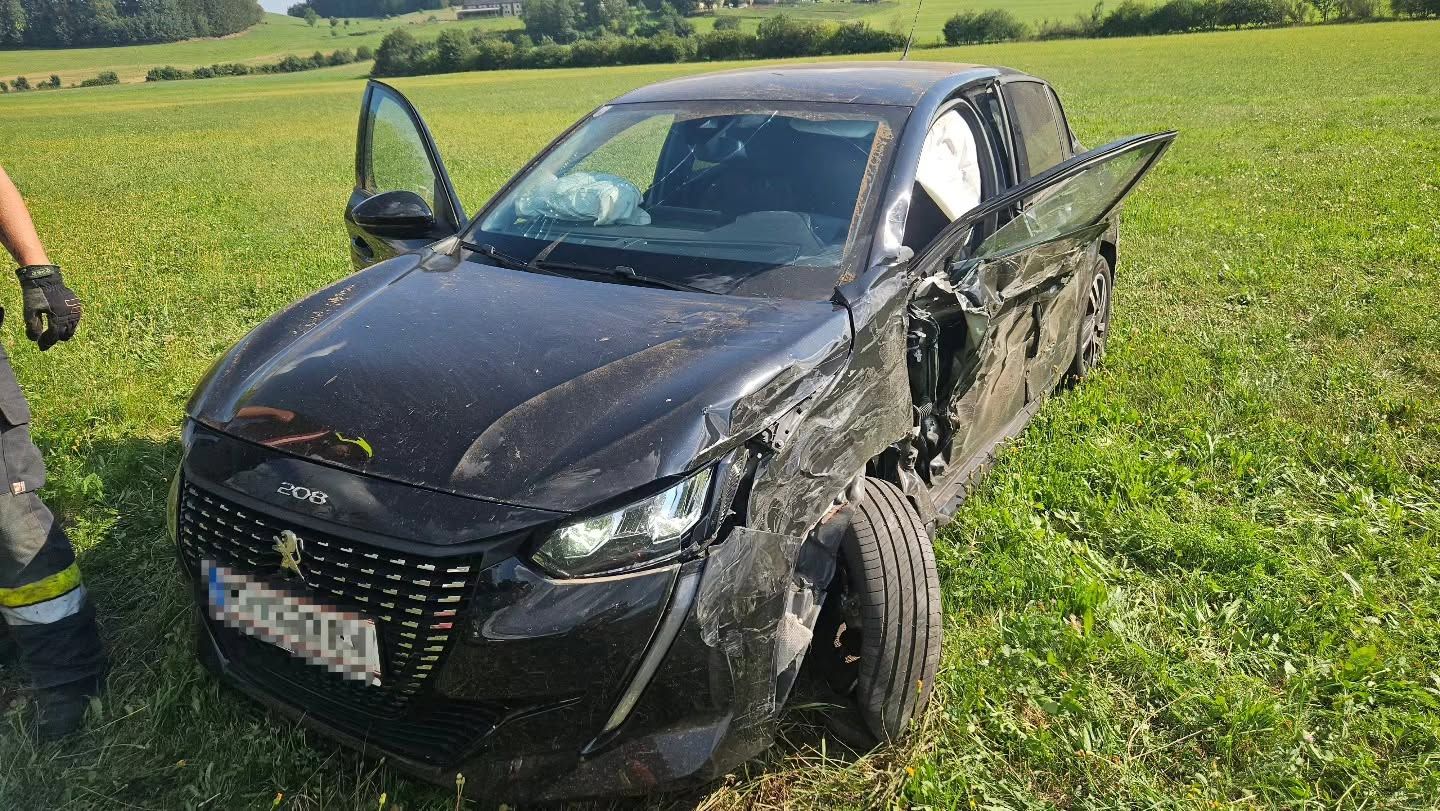 Am 12. August 2026 wurden die Feuerwehren Pöls und Götzendorf um 16:22 Uhr zu einem Verkehrsunfall auf die B114 Höhe Katzling alarmiert.