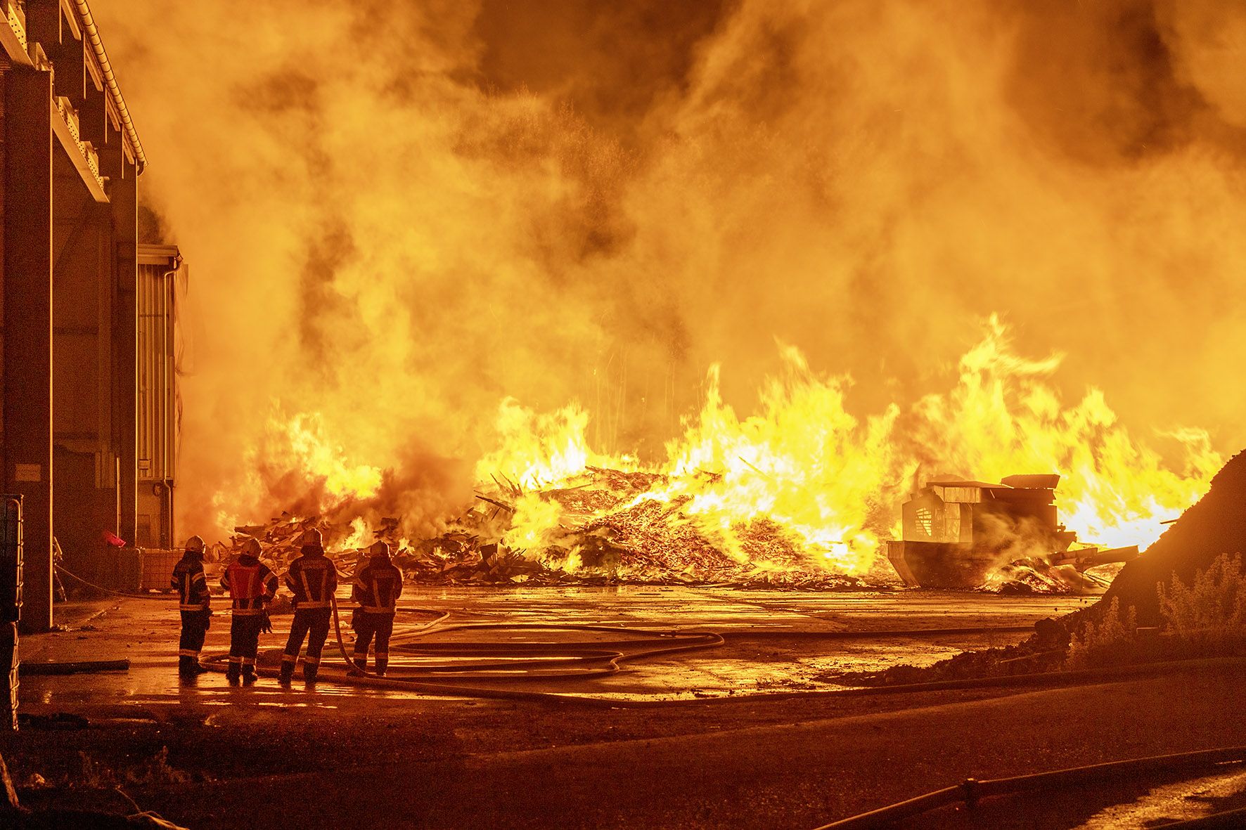 Insgesamt 16 Feuerwehren mussten in der Nacht auf Donnerstag ausrücken.