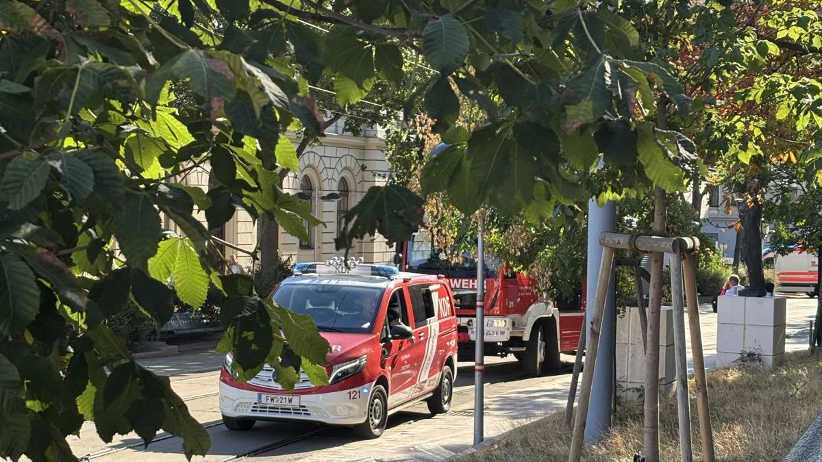 Die Feuerwehr rückte umgehen zum Ministerium aus.