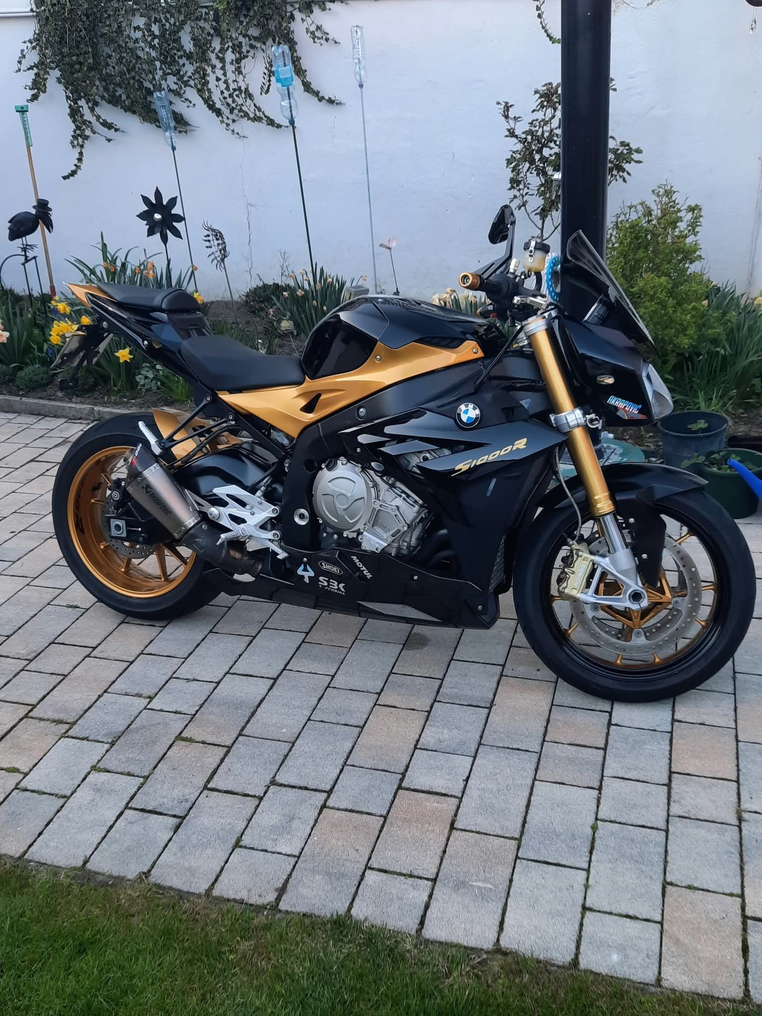 Heute.at - BMW vor Wohnhaus gestohlen – 160-PS-Bike verschwunden