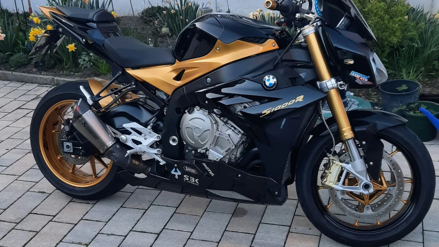 Heute.at - BMW vor Wohnhaus gestohlen – 160-PS-Bike verschwunden