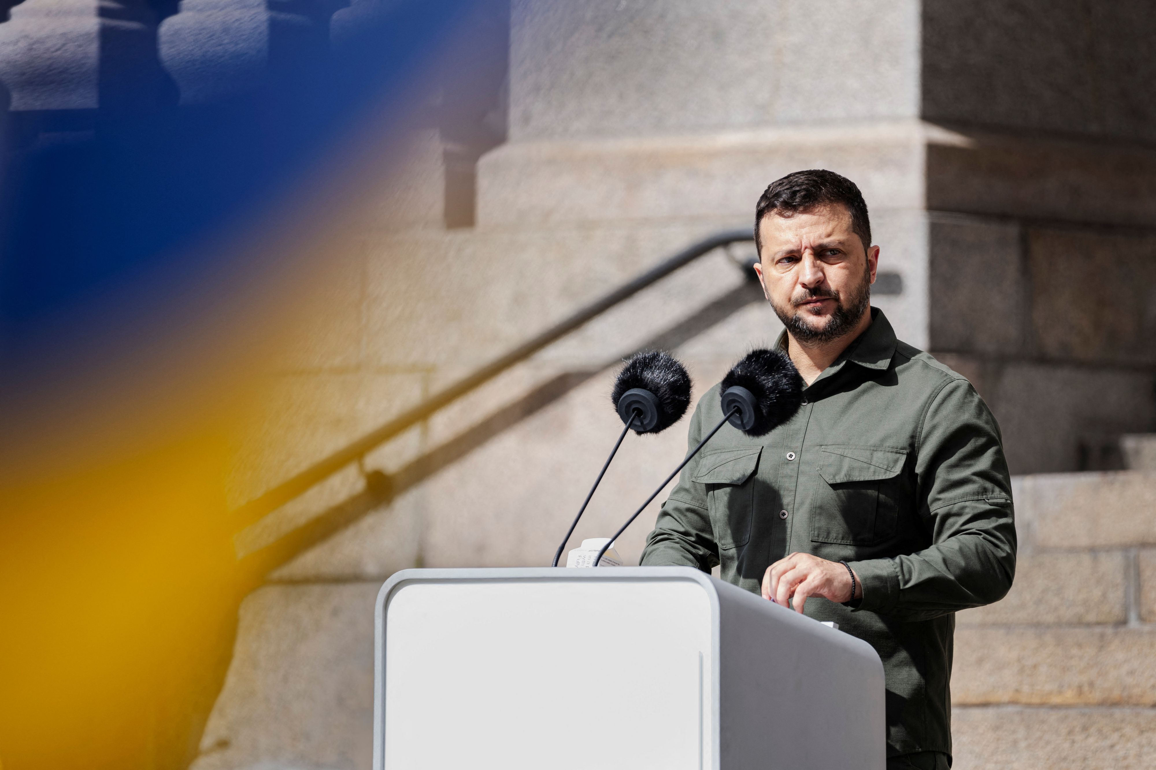 Ukraines Präsident Wolodymyr Selenskyj bittet seine Verbündeten um Unterstützung.