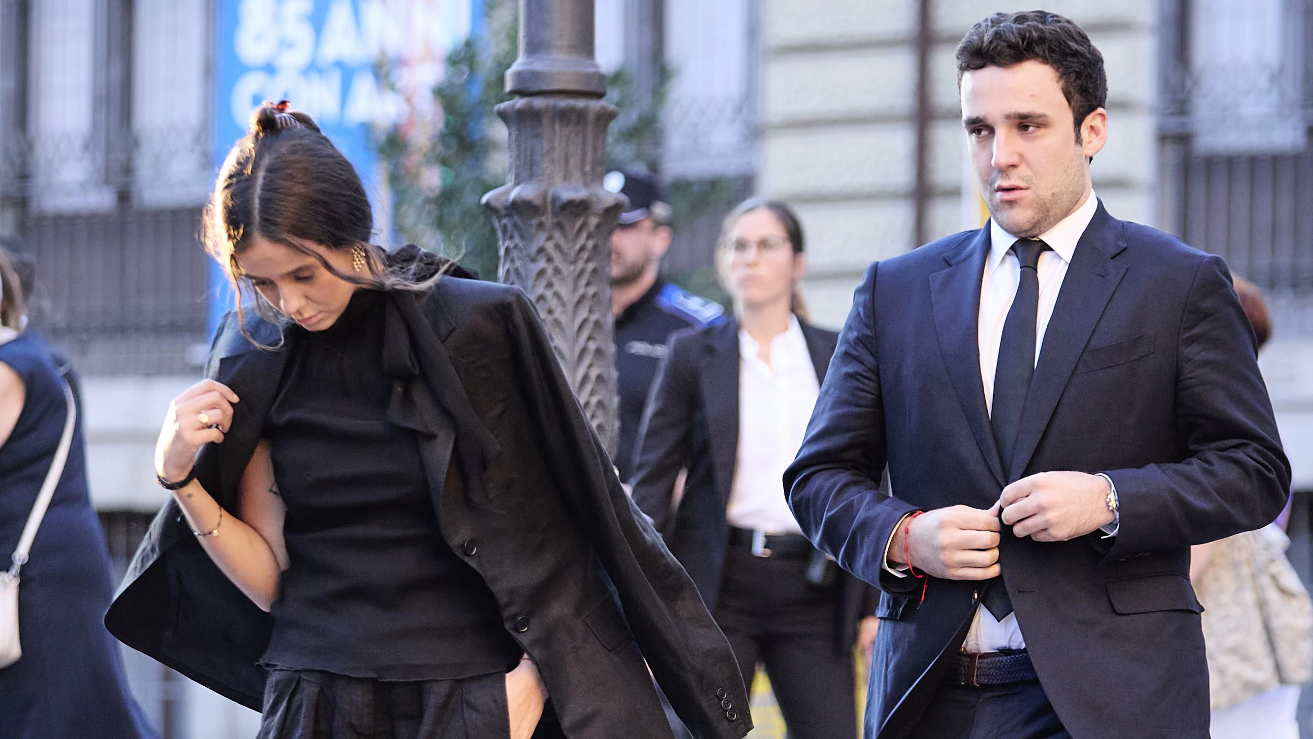 Victoria Federica und Felipe Juan Froilán de Marichalar y Borbón bei der Gedenkmesse für Juan Gómez-Acebo in der Iglesia Catedral de las Fuerzas Armadas in Madrid am 8. September 2024.